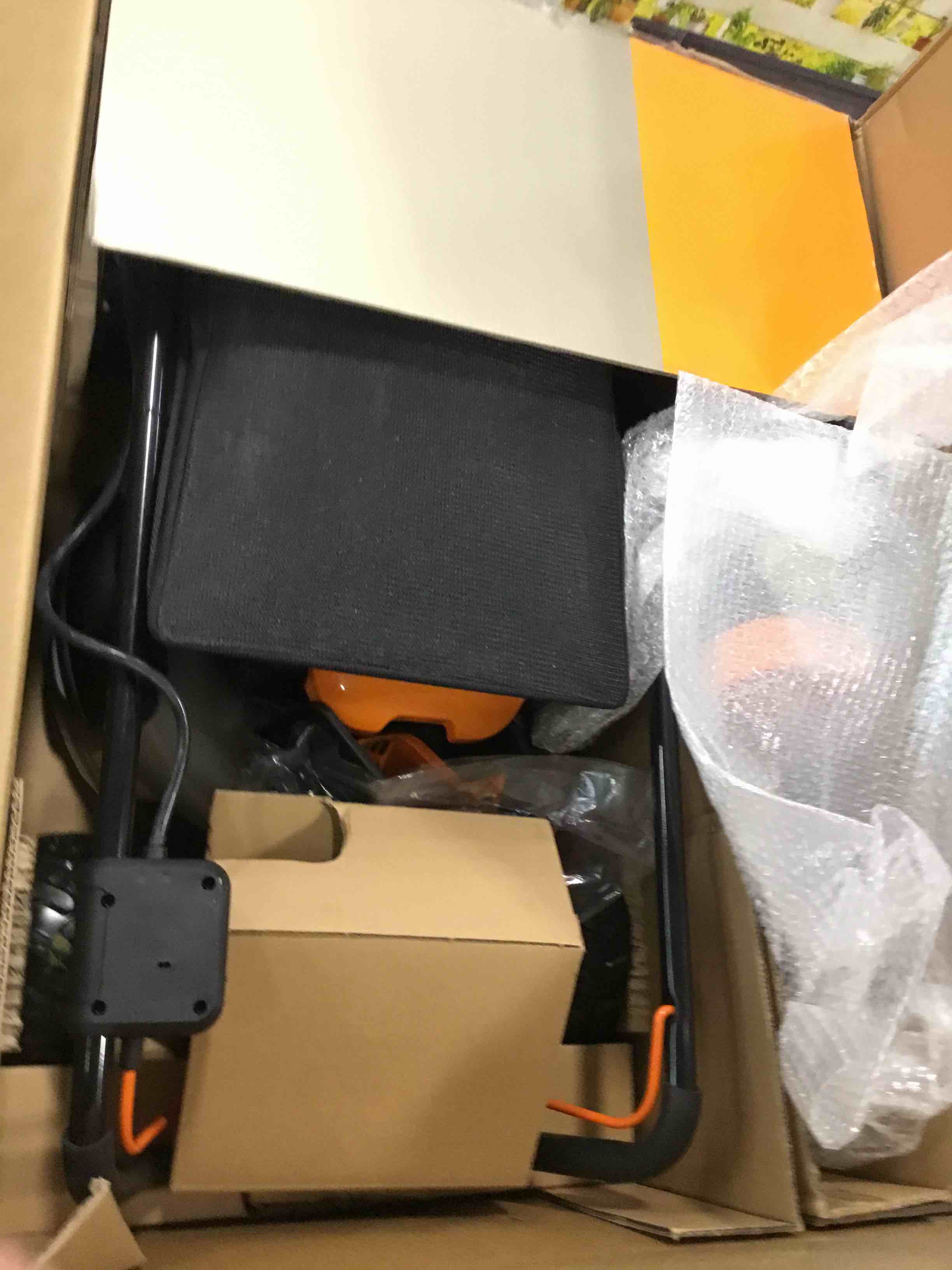 https://s3.amazonaws.com/lotting-images-prod/bidfta/PNK3547824_1750425113582.jpeg