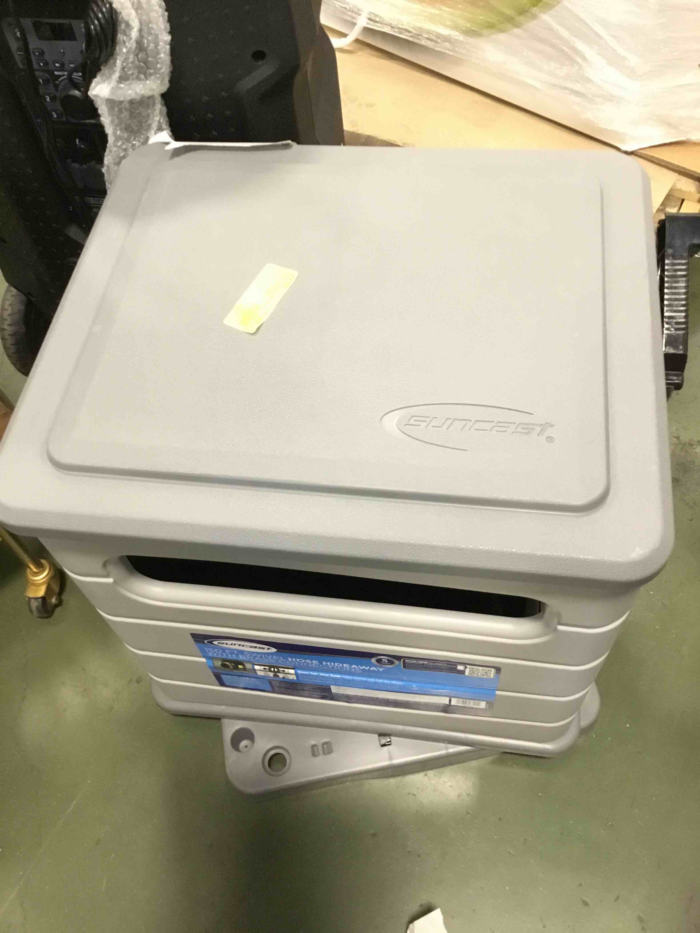 https://s3.amazonaws.com/lotting-images-prod/bidfta/PNK3547960_1750448473129.jpeg