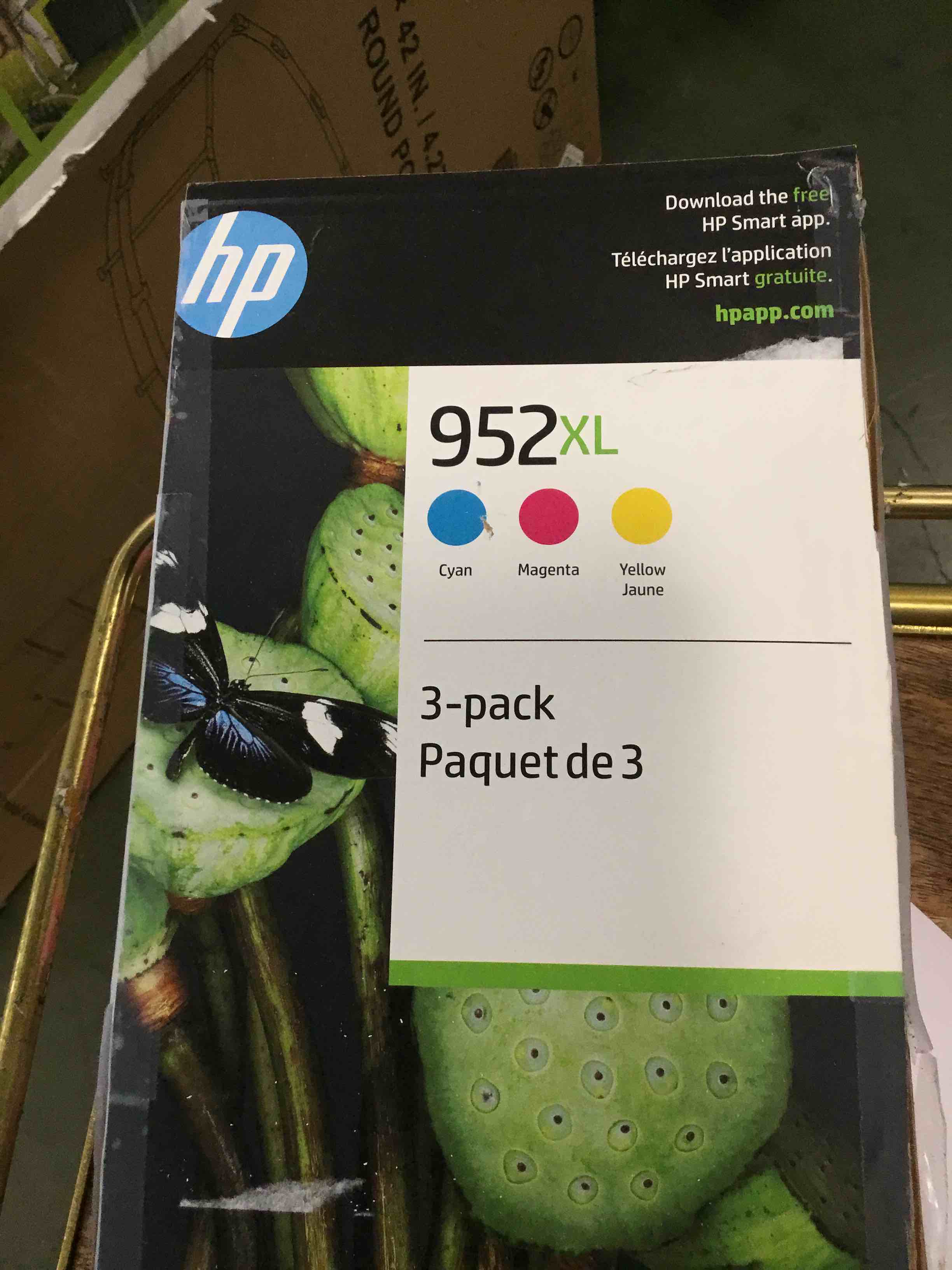 https://s3.amazonaws.com/lotting-images-prod/bidfta/PNK3547970_1750449256441.jpeg