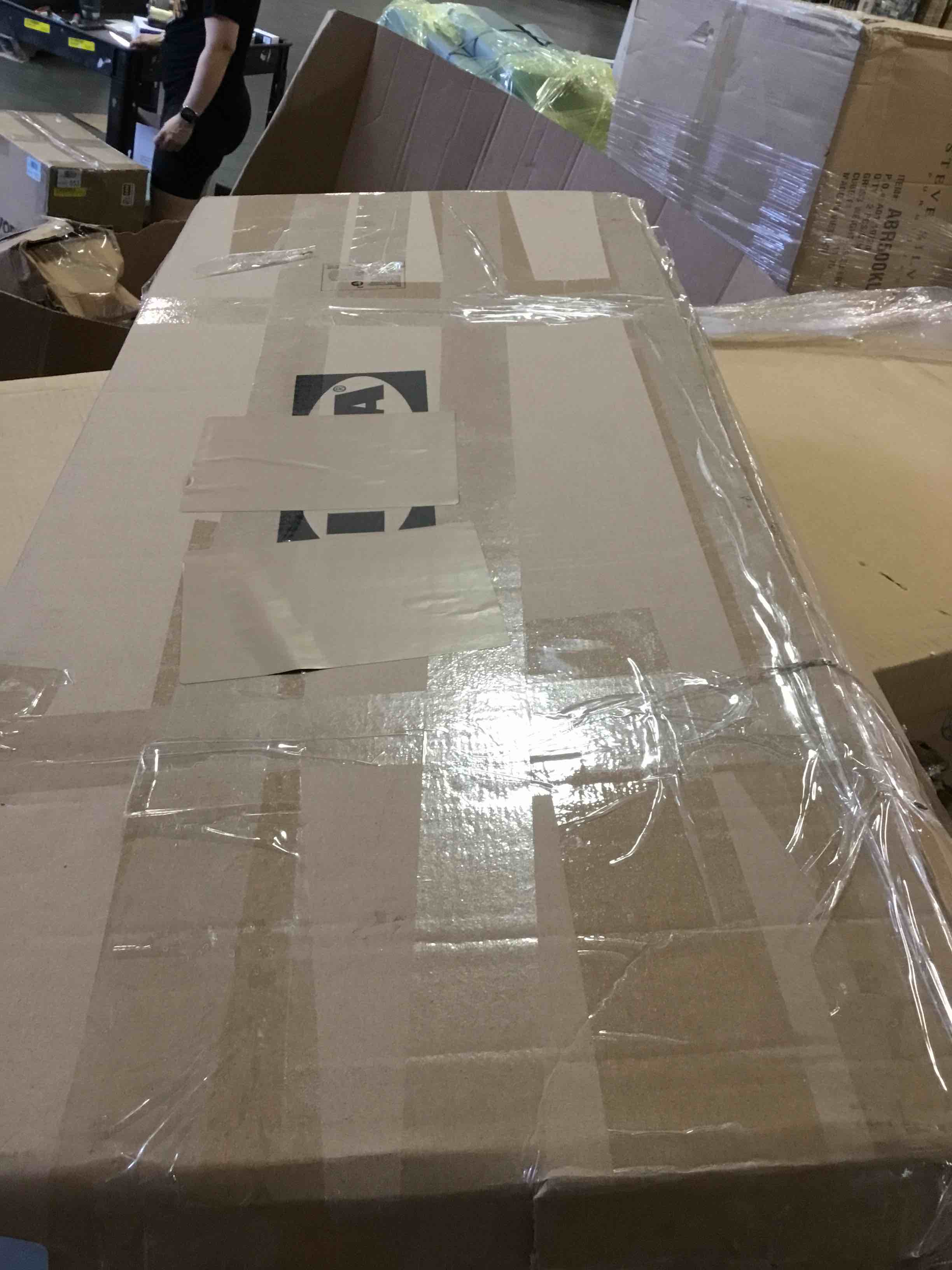 https://s3.amazonaws.com/lotting-images-prod/bidfta/PNK3548562_1751027743721.jpeg
