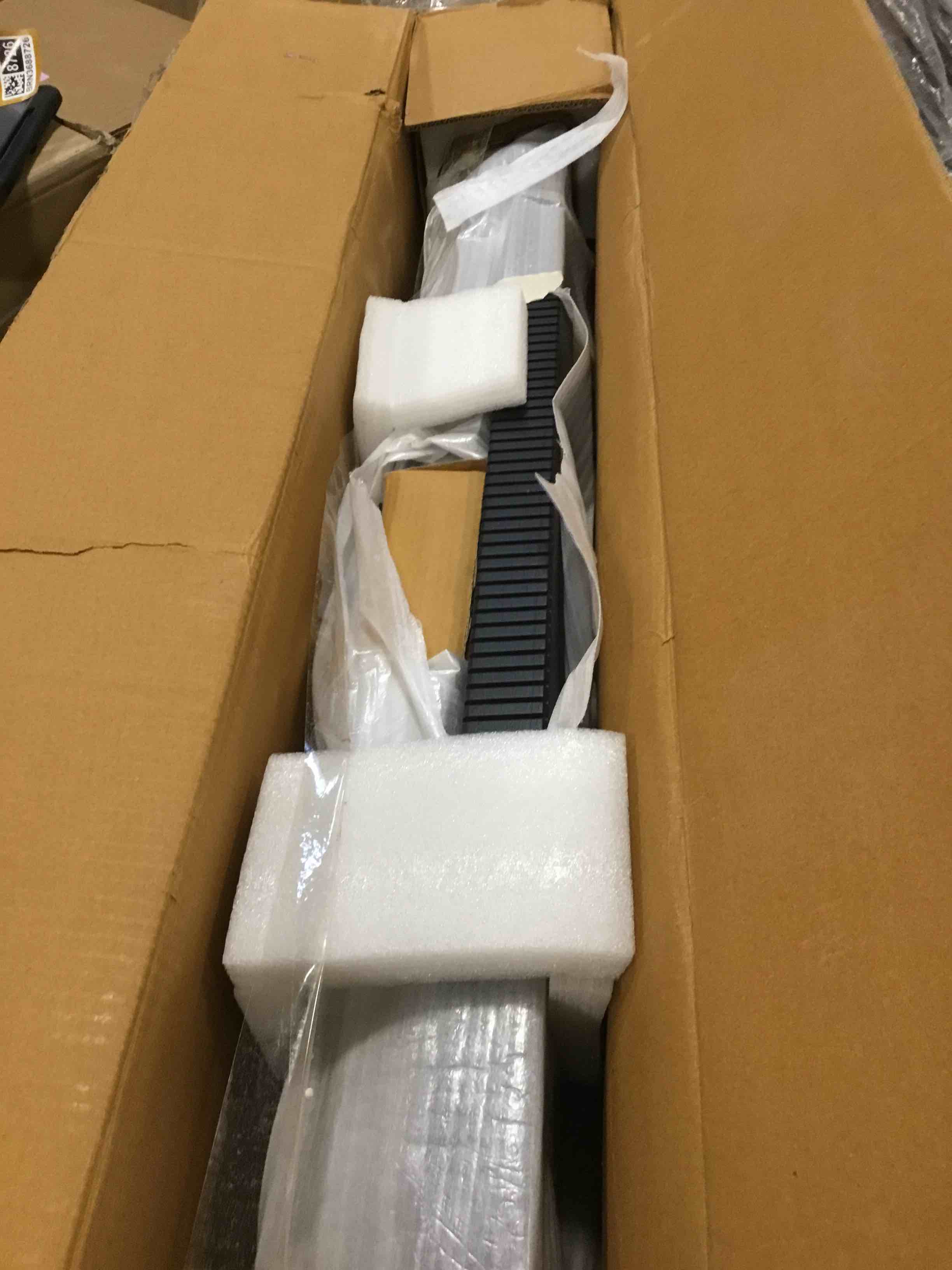 https://s3.amazonaws.com/lotting-images-prod/bidfta/PNK3548741_1751381608230.jpeg