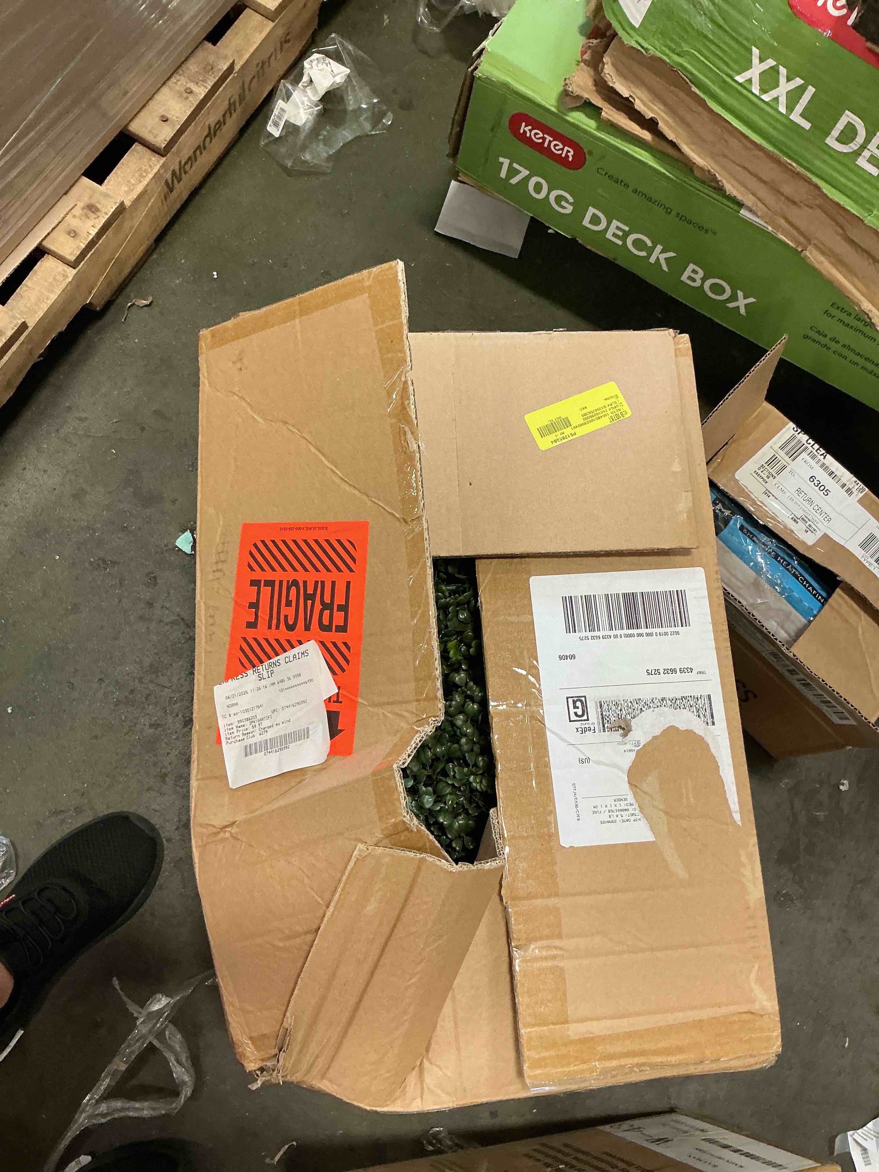 https://s3.amazonaws.com/lotting-images-prod/bidfta/PNK3549272_1751982365427.jpeg