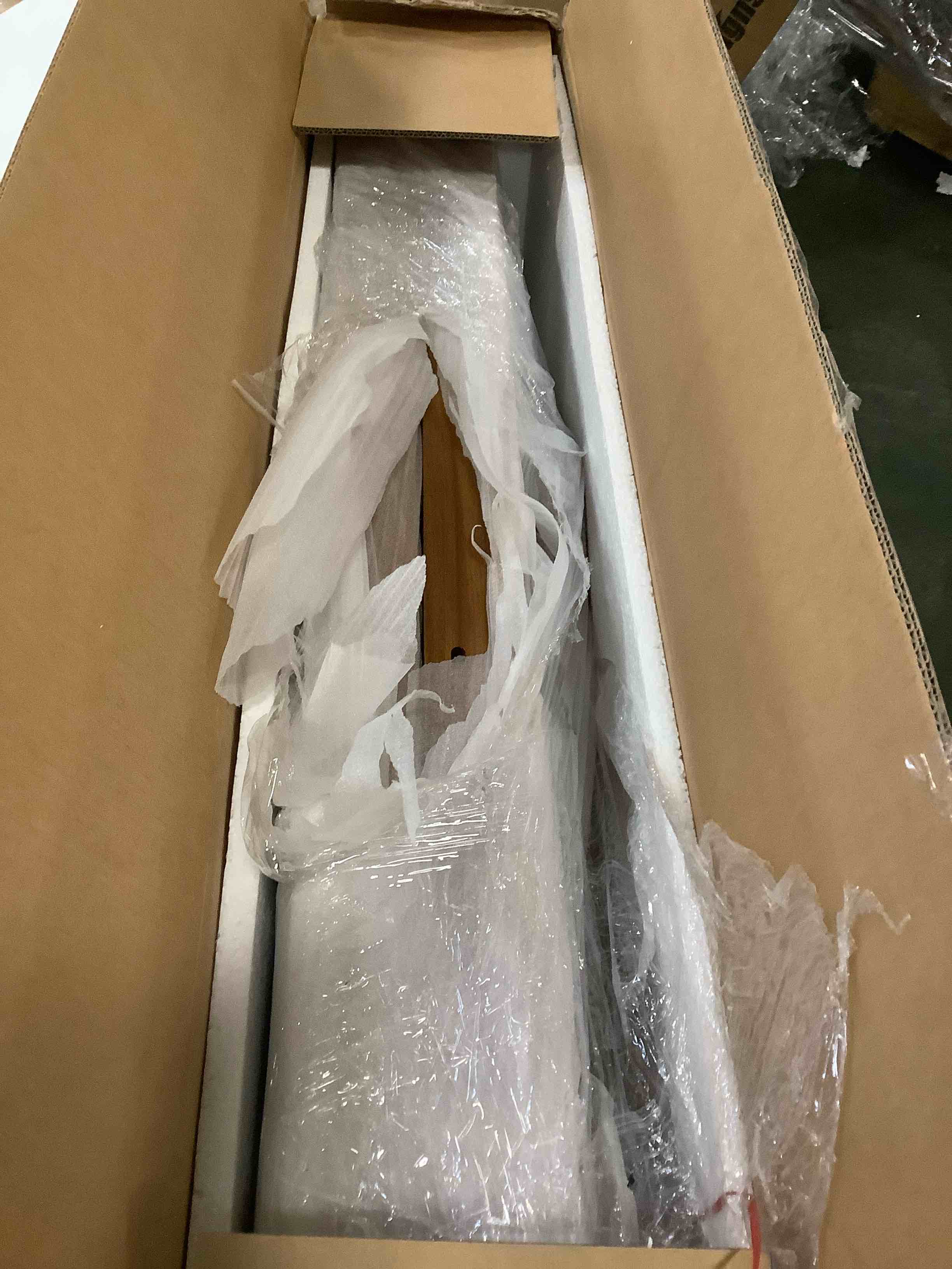 https://s3.amazonaws.com/lotting-images-prod/bidfta/PNK3553020_1750338713344.jpeg