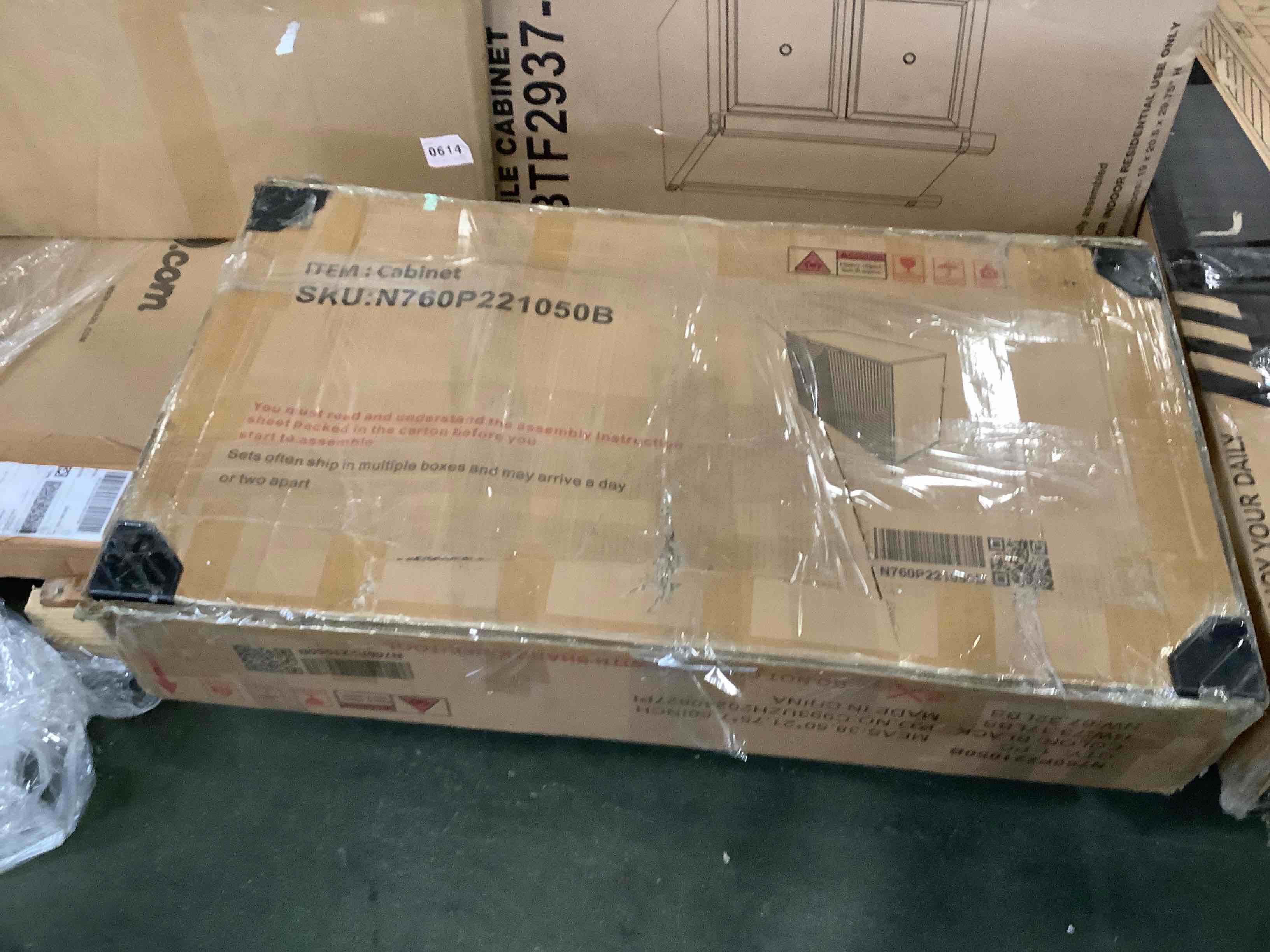 https://s3.amazonaws.com/lotting-images-prod/bidfta/PNK3553035_1750343542180.jpeg