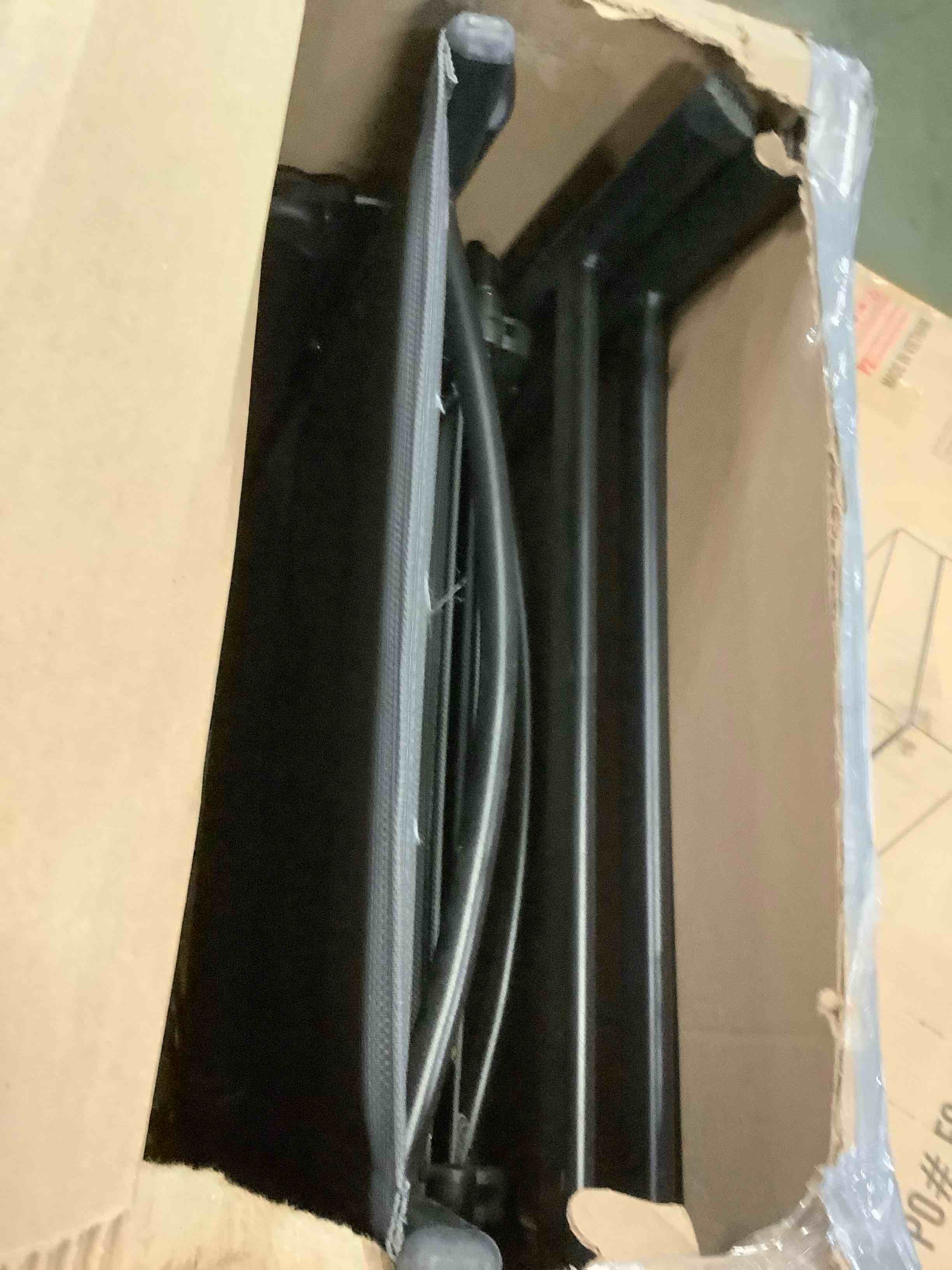 https://s3.amazonaws.com/lotting-images-prod/bidfta/PNK3553108_1750431367203.jpeg