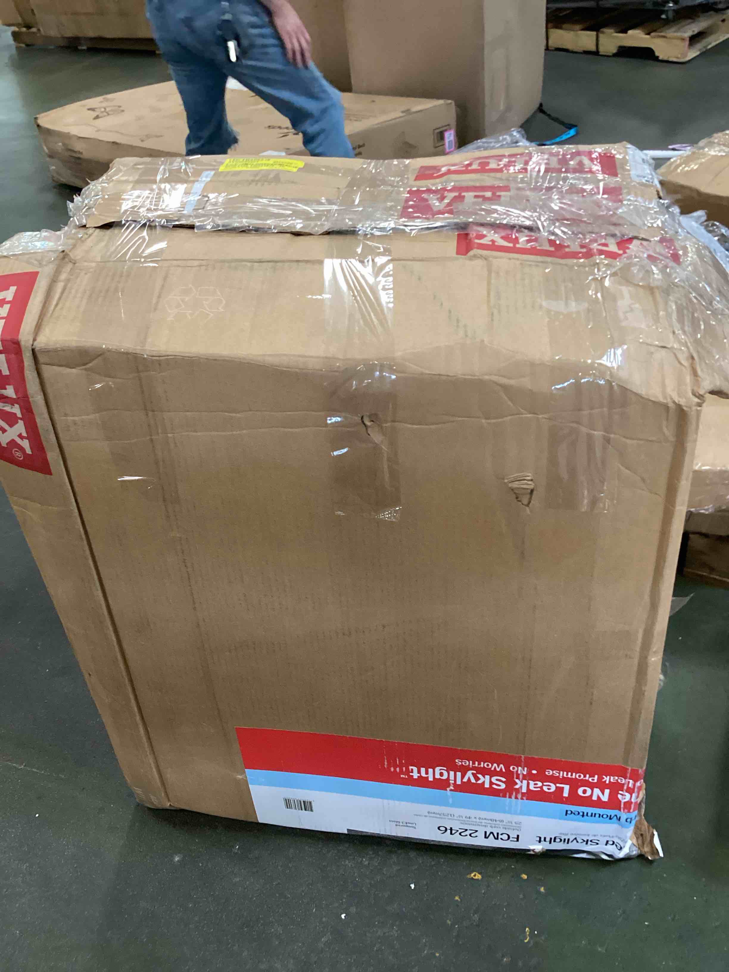 https://s3.amazonaws.com/lotting-images-prod/bidfta/PNK3553178_1750510316704.jpeg