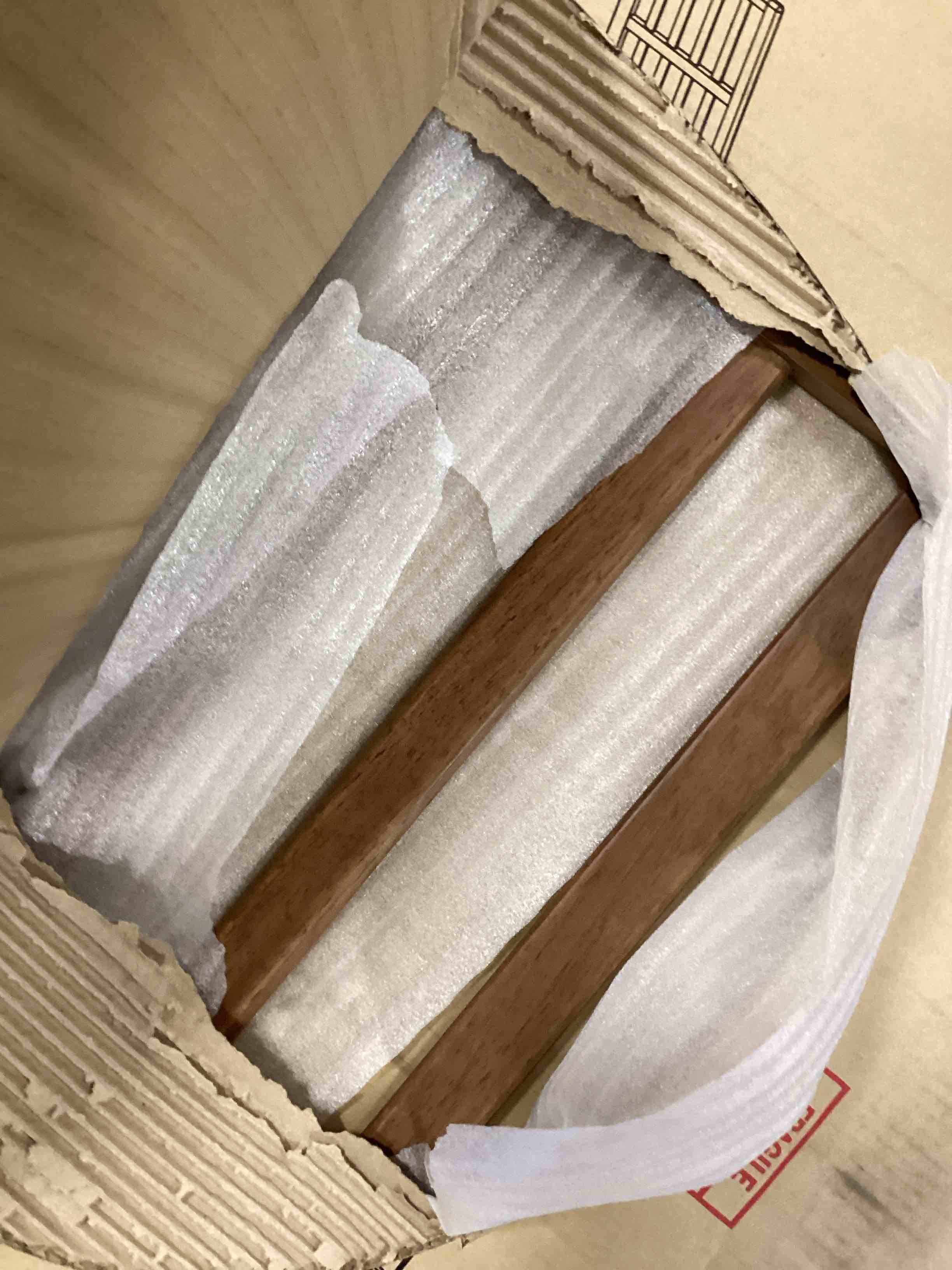 https://s3.amazonaws.com/lotting-images-prod/bidfta/PNK3553181_1750512559519.jpeg