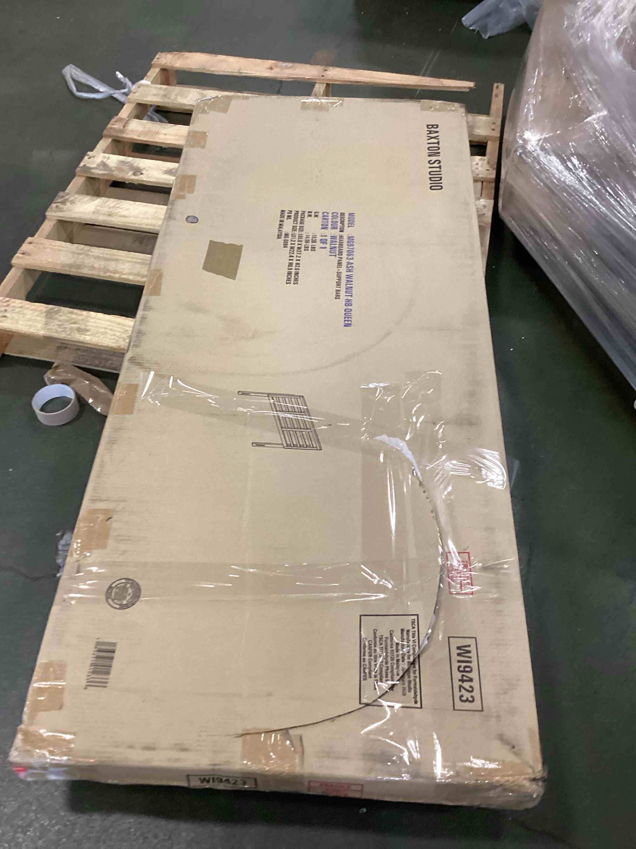 https://s3.amazonaws.com/lotting-images-prod/bidfta/PNK3553181_1750512585142.jpeg
