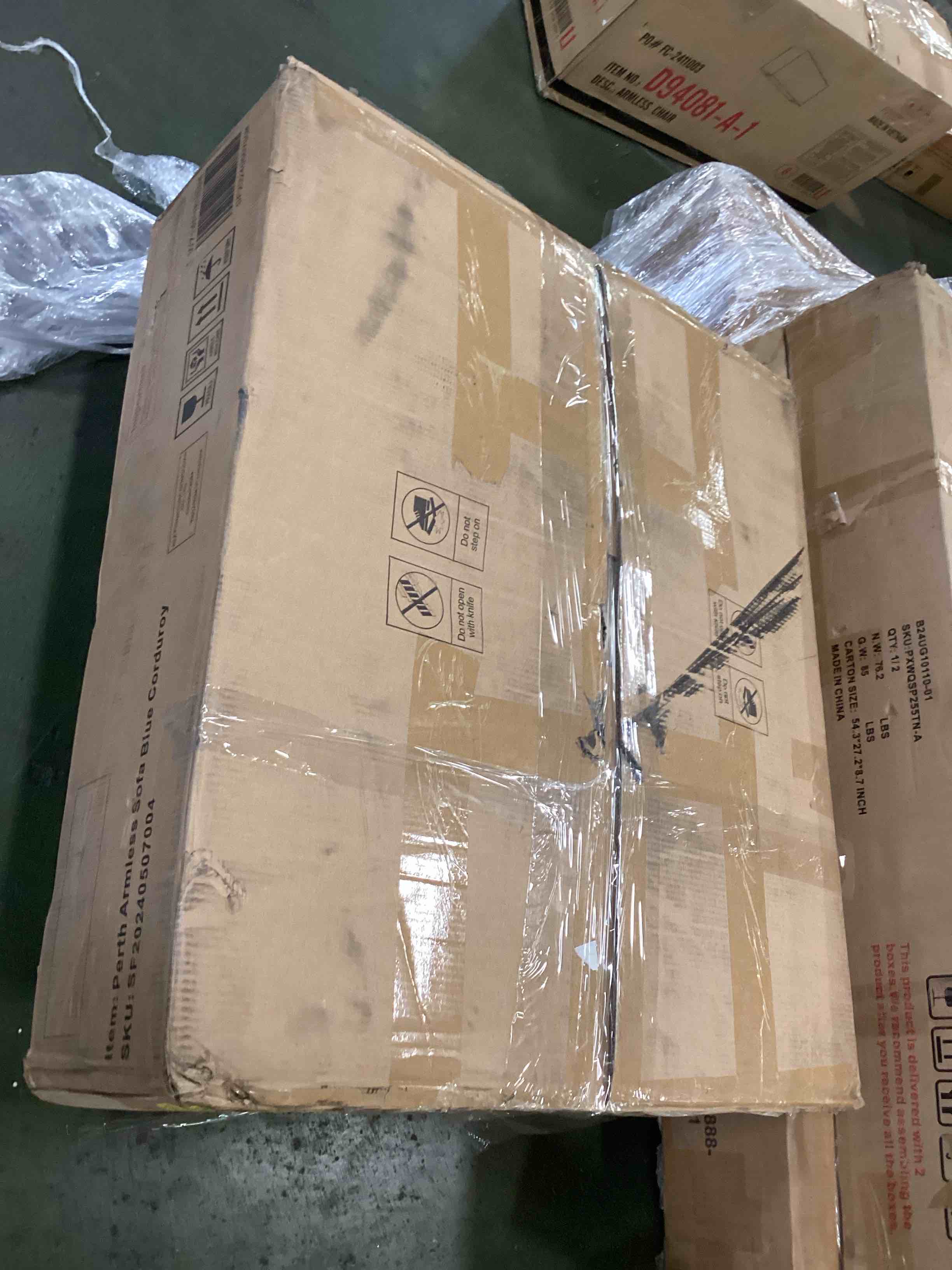 https://s3.amazonaws.com/lotting-images-prod/bidfta/PNK3553186_1750513873865.jpeg
