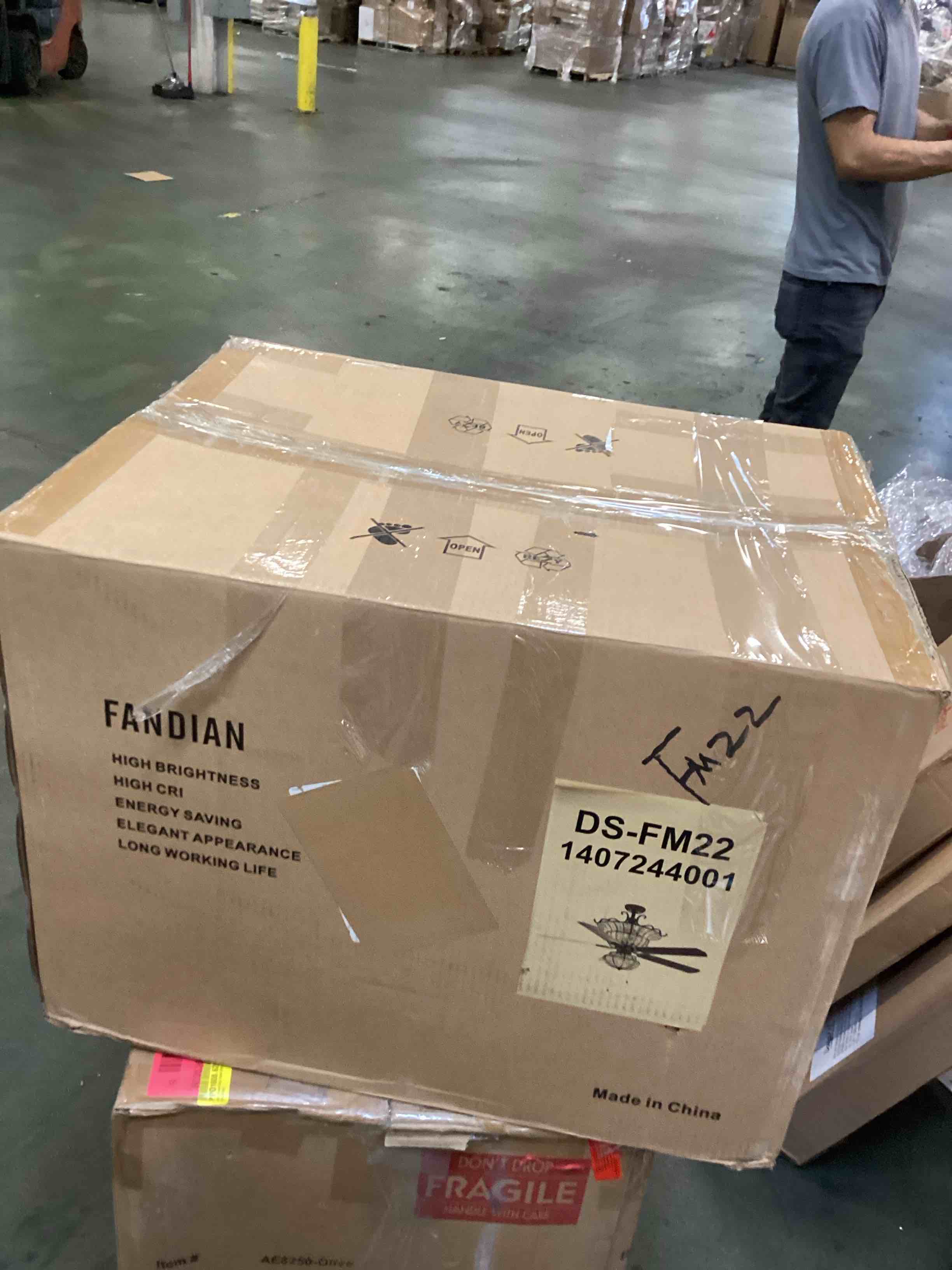 https://s3.amazonaws.com/lotting-images-prod/bidfta/PNK3553251_1750530109028.jpeg