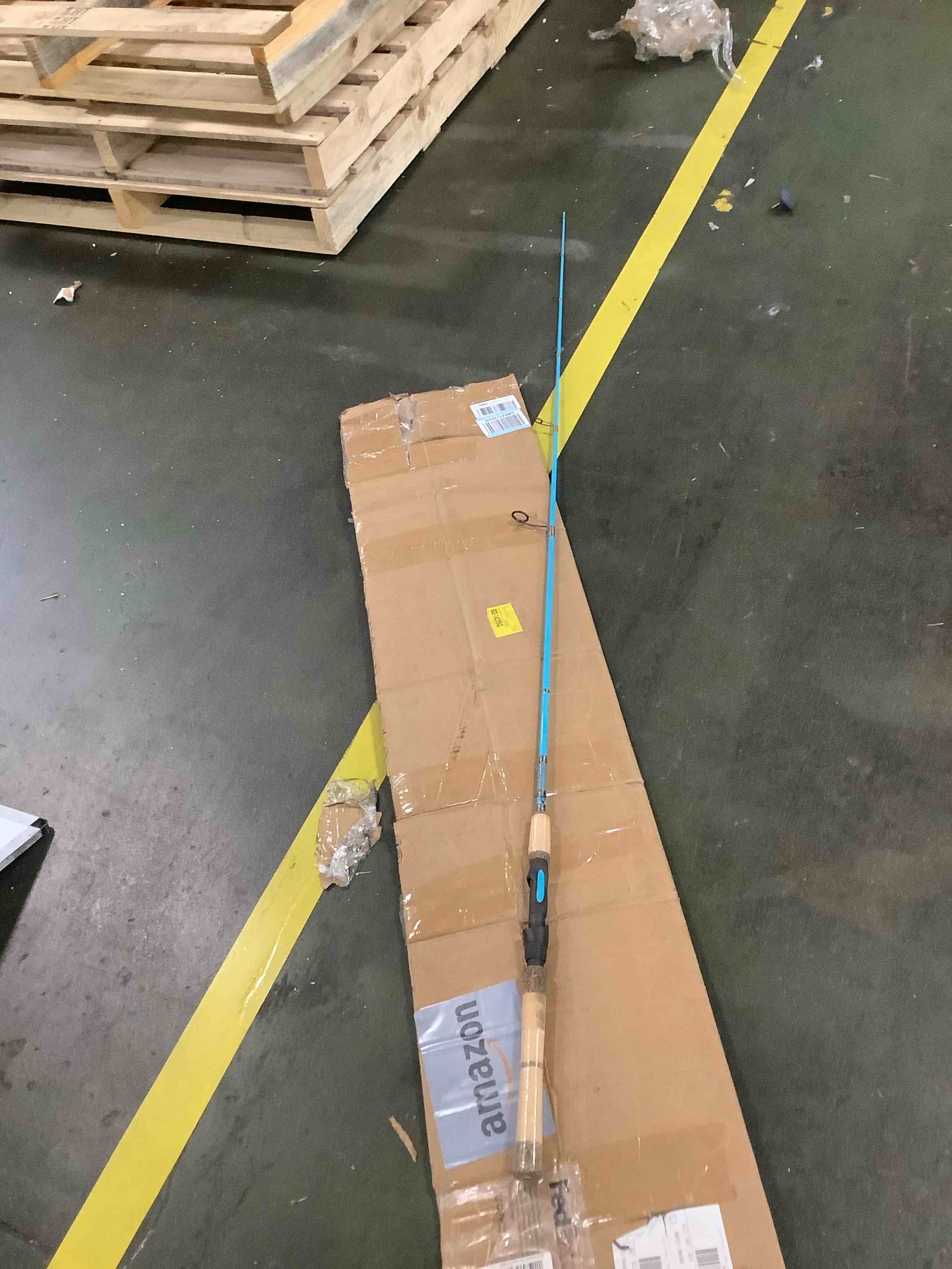 https://s3.amazonaws.com/lotting-images-prod/bidfta/PNK3553452_1750857578919.jpeg