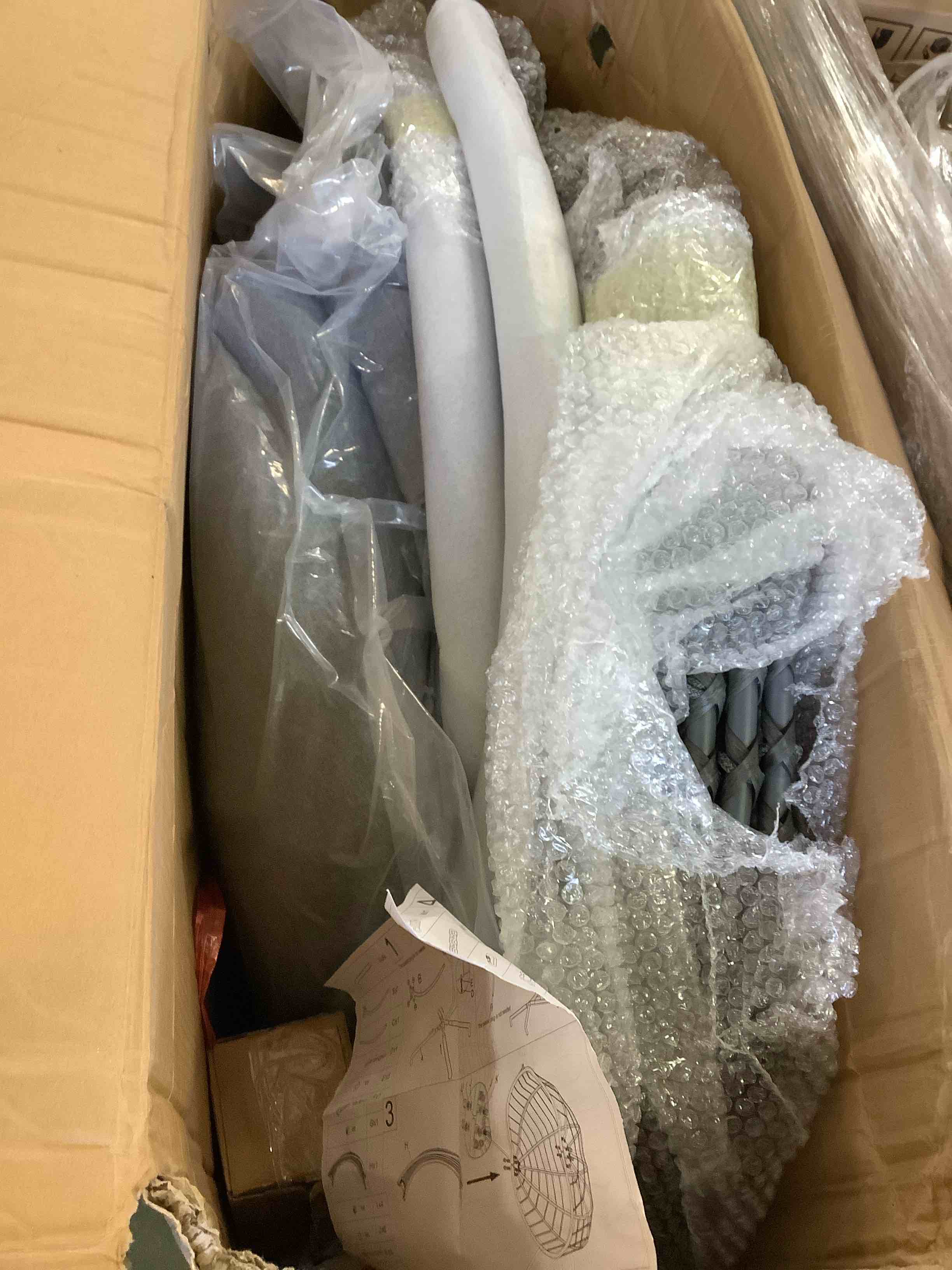 https://s3.amazonaws.com/lotting-images-prod/bidfta/PNK3553505_1750879293695.jpeg