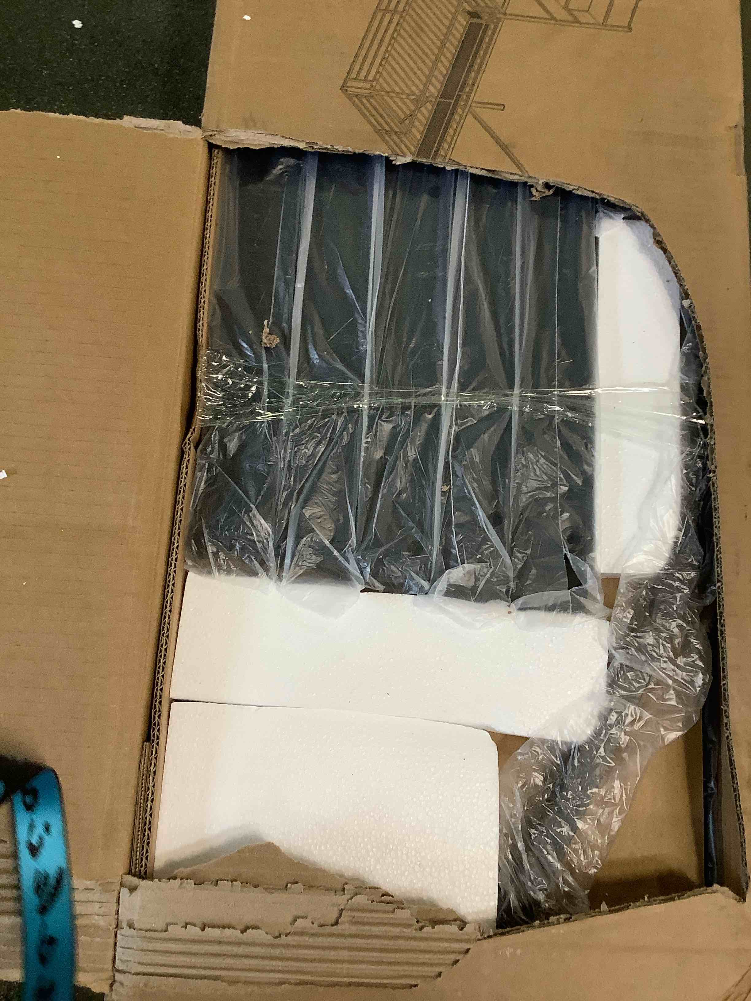 https://s3.amazonaws.com/lotting-images-prod/bidfta/PNK3553529_1750944103568.jpeg