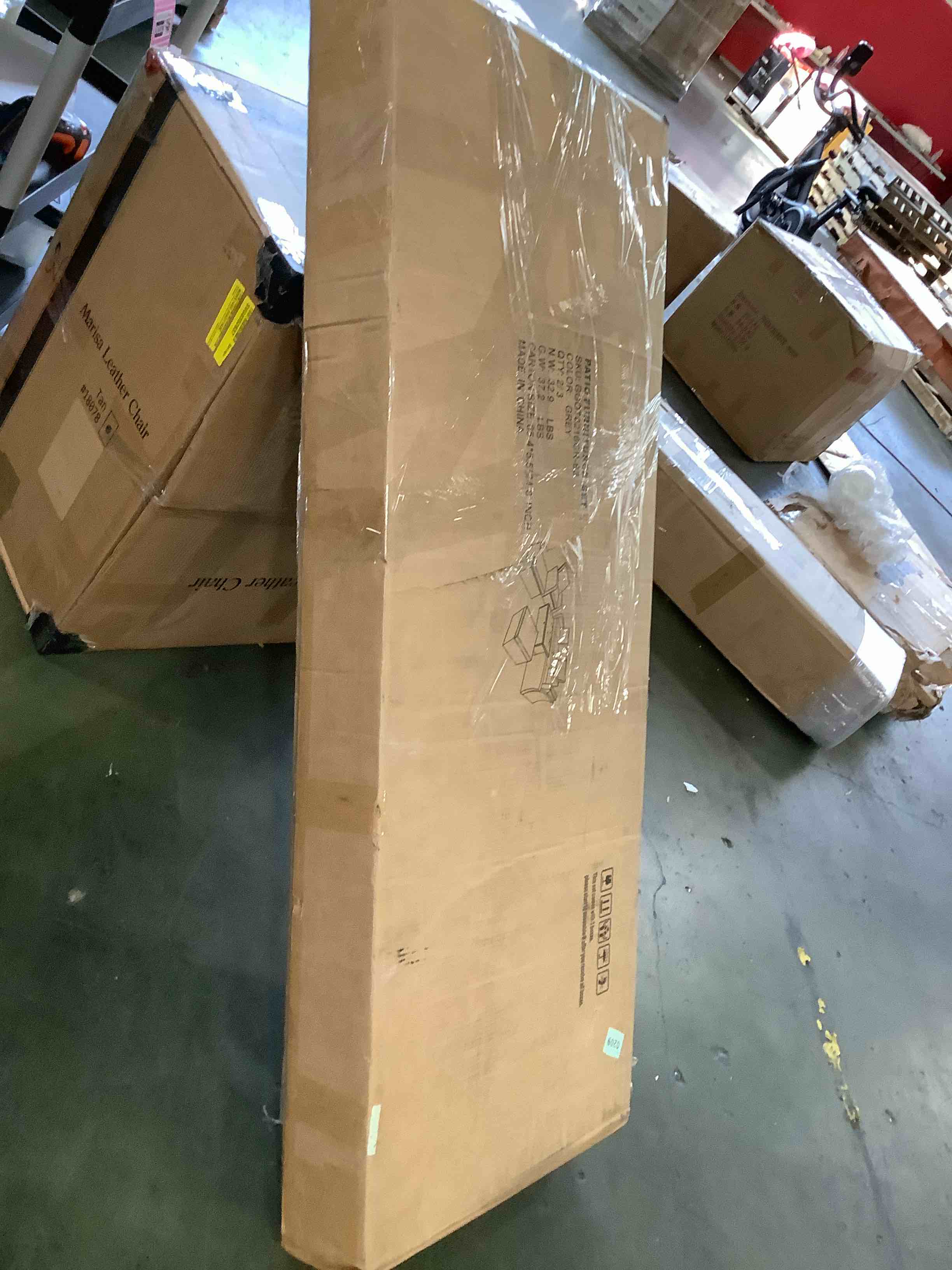 https://s3.amazonaws.com/lotting-images-prod/bidfta/PNK3553531_1750944756291.jpeg