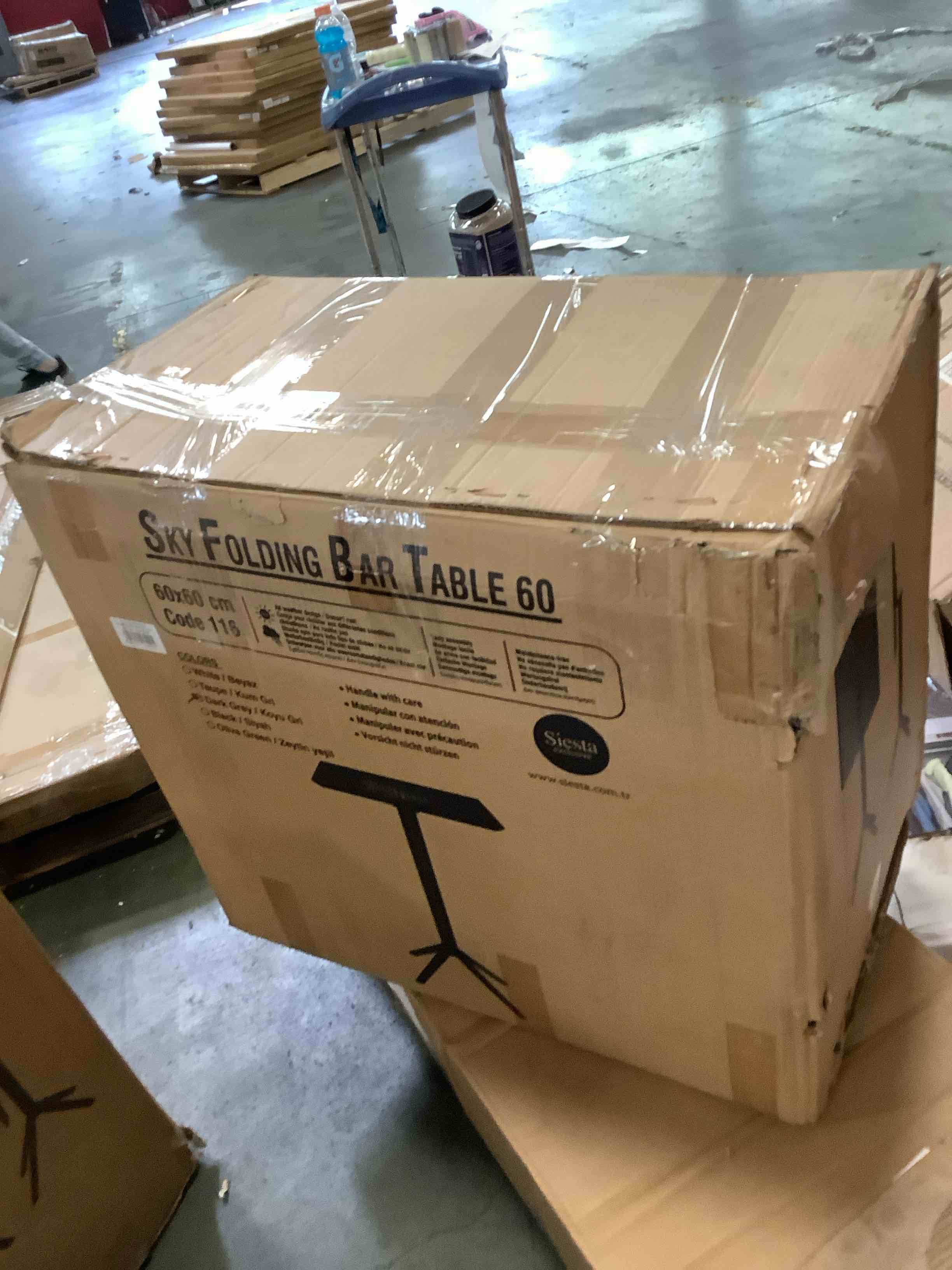 https://s3.amazonaws.com/lotting-images-prod/bidfta/PNK3553548_1750951000679.jpeg