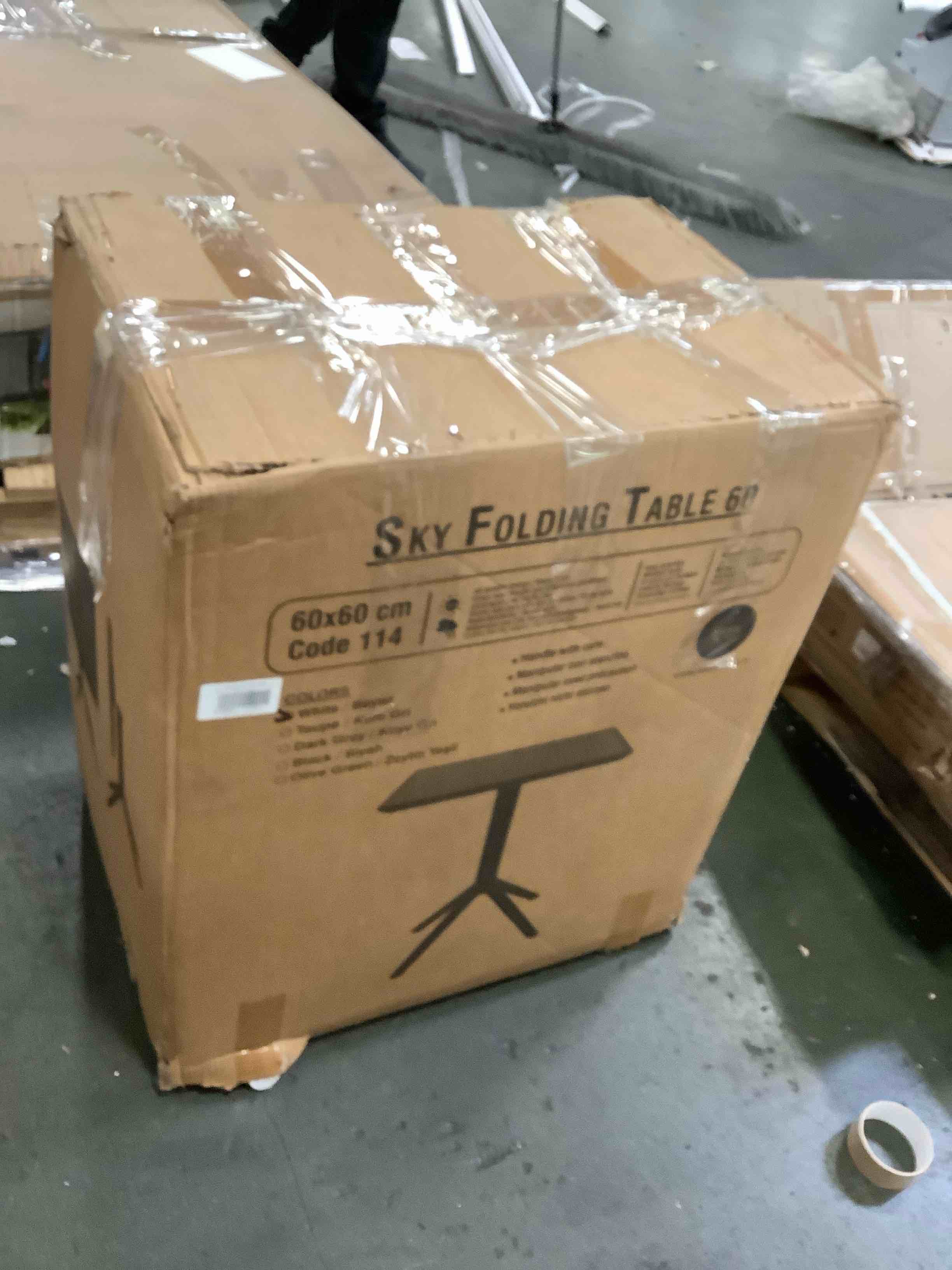 https://s3.amazonaws.com/lotting-images-prod/bidfta/PNK3553549_1750951205357.jpeg