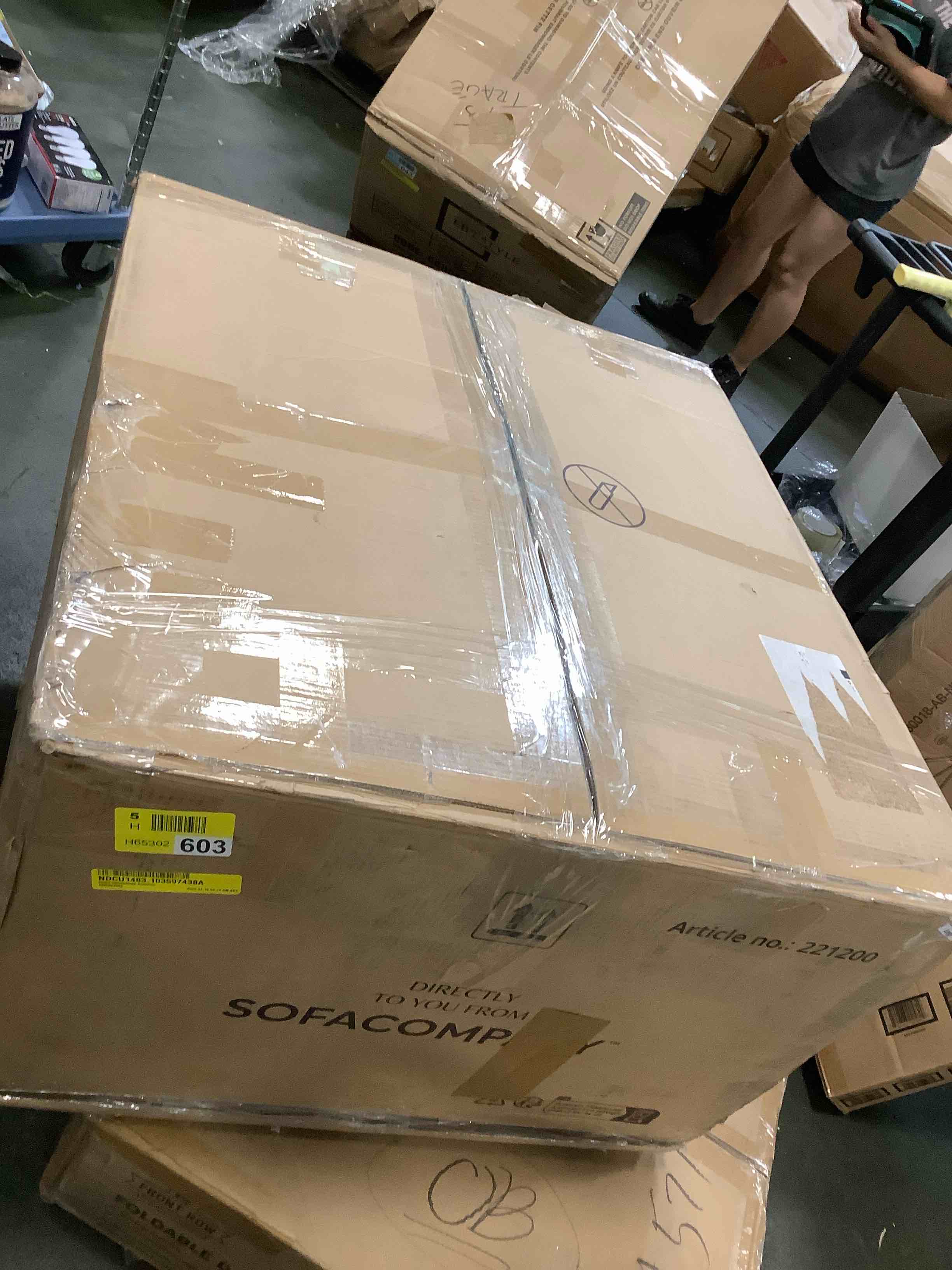 https://s3.amazonaws.com/lotting-images-prod/bidfta/PNK3553654_1751050539901.jpeg