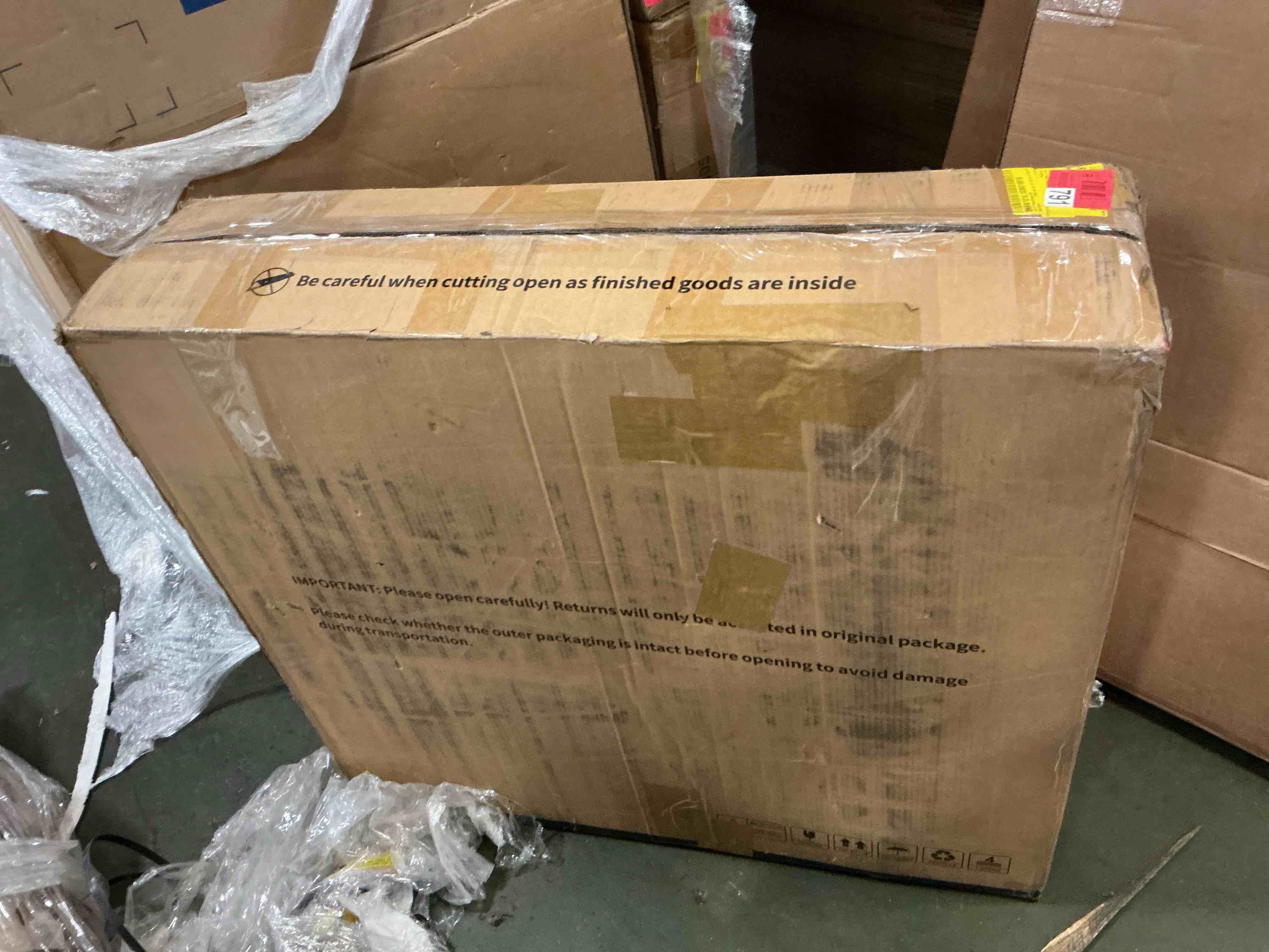 https://s3.amazonaws.com/lotting-images-prod/bidfta/PNK3553704_1751297945258.jpeg