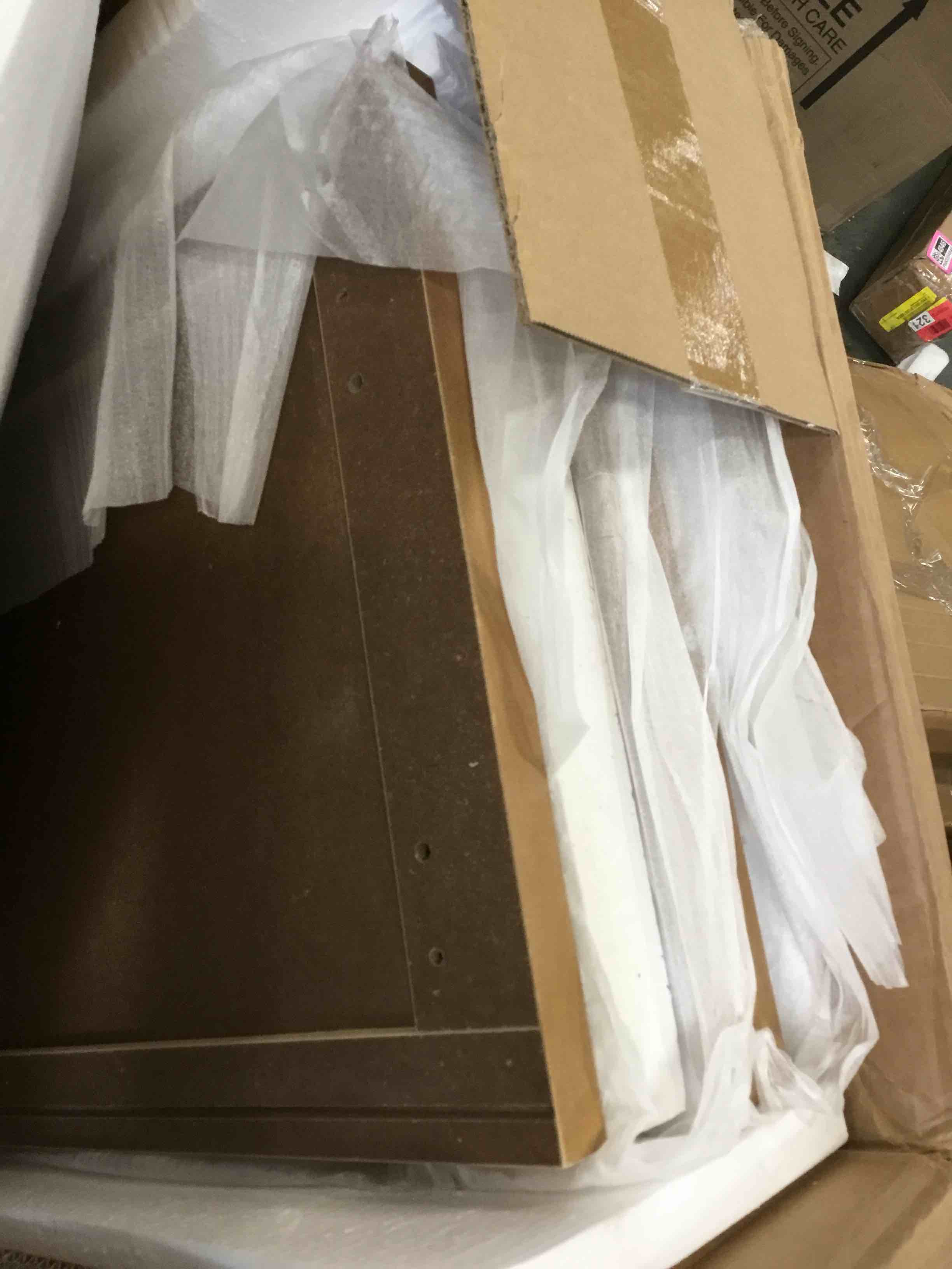 https://s3.amazonaws.com/lotting-images-prod/bidfta/PNK3554855_1752265019254.jpeg