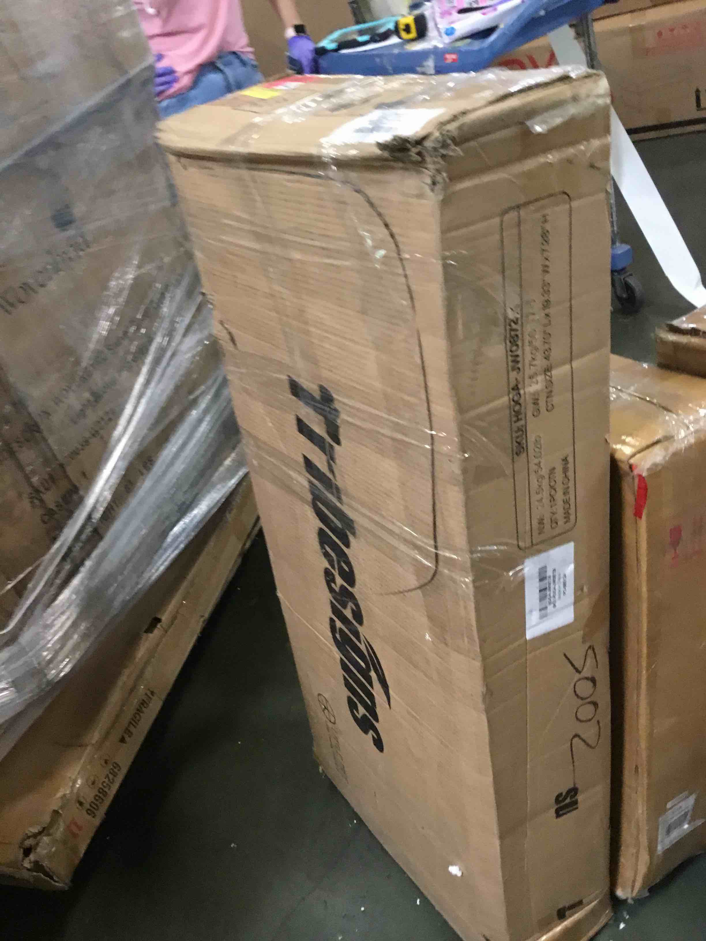 https://s3.amazonaws.com/lotting-images-prod/bidfta/PNK3554870_1752260751849.jpeg