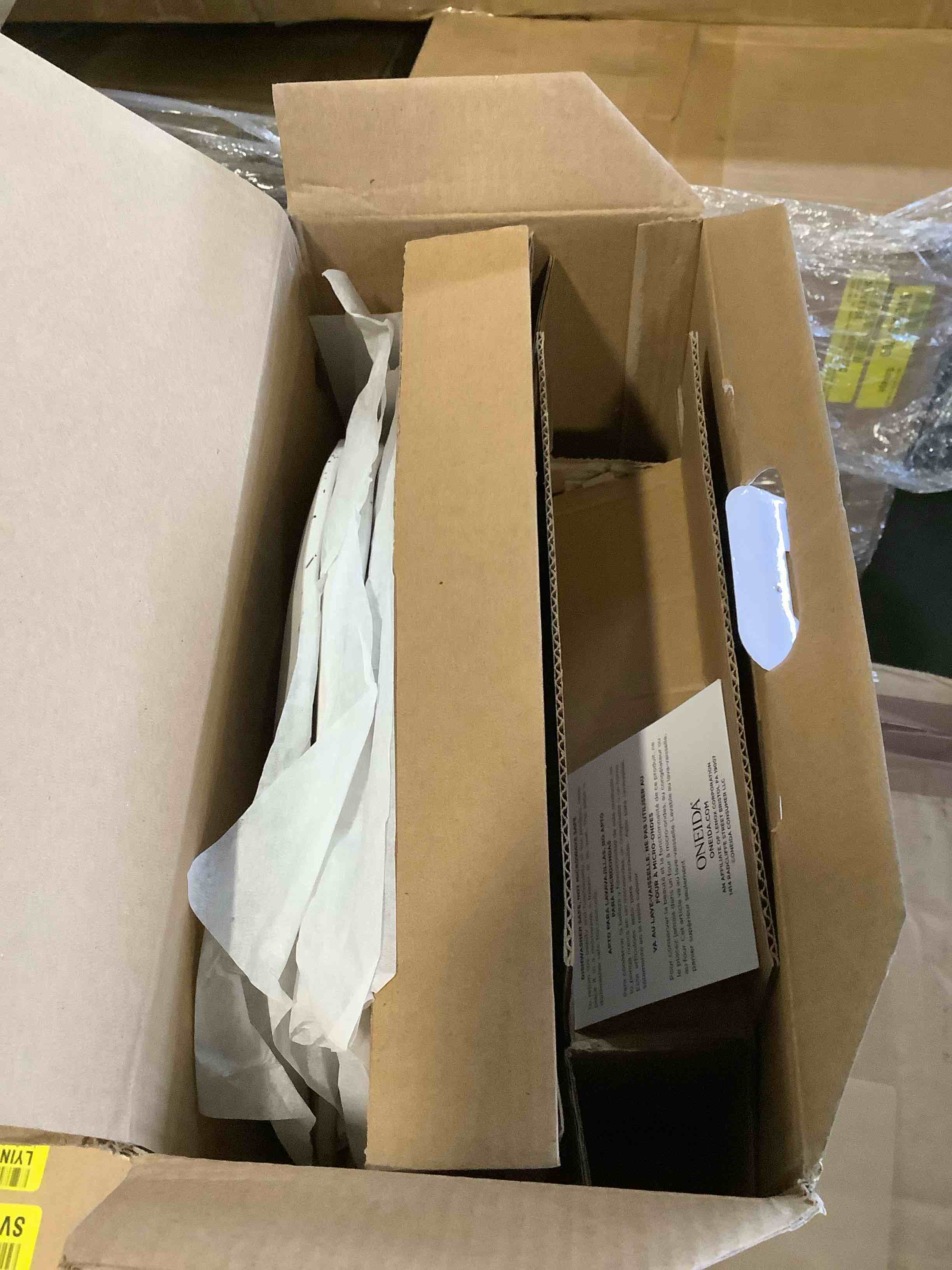 https://s3.amazonaws.com/lotting-images-prod/bidfta/PNK3555943_1753362414769.jpeg