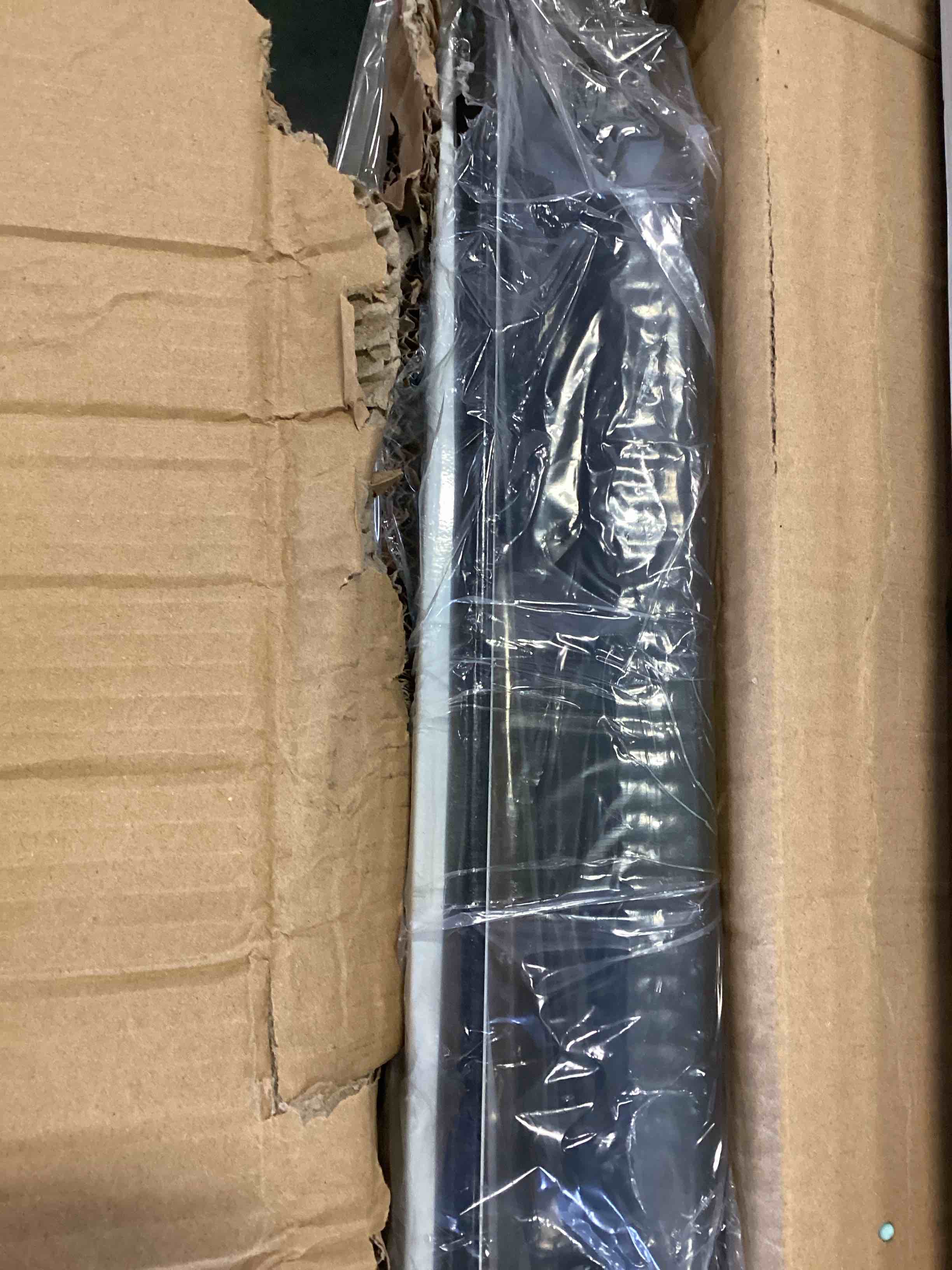 https://s3.amazonaws.com/lotting-images-prod/bidfta/PNK3557847_1751031179464.jpeg