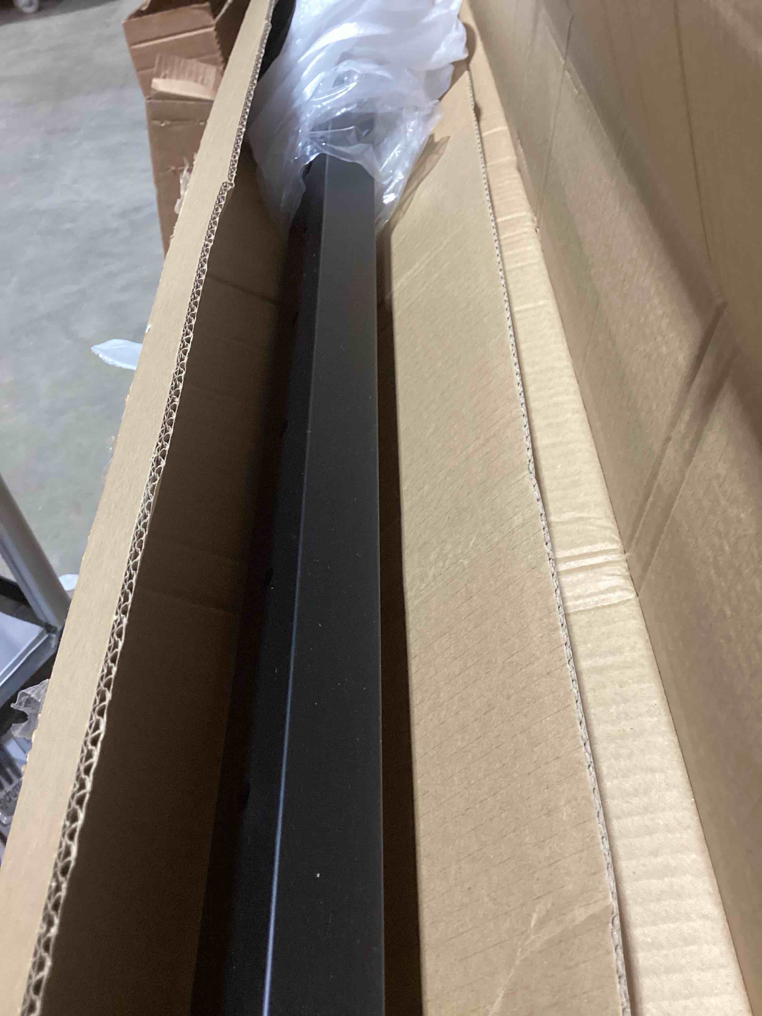 https://s3.amazonaws.com/lotting-images-prod/bidfta/PNK3562294_1774385095846.jpeg