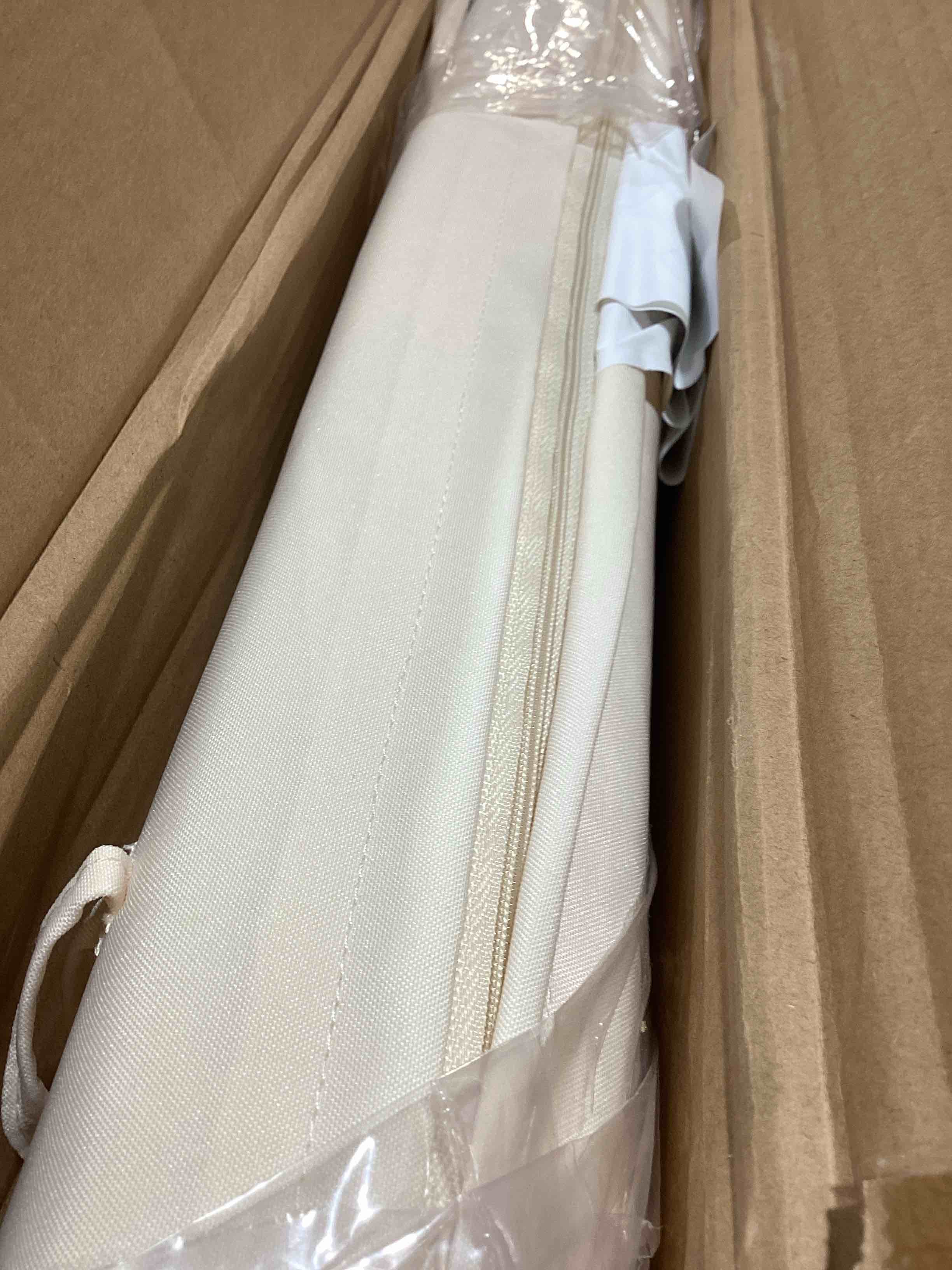 Condition photo showing New/Like New for nadine chaise lounge cushion