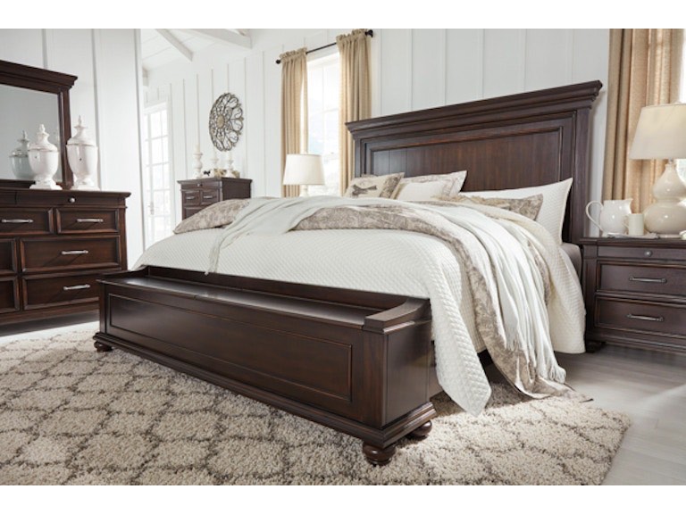 B788 - 54S   Brynhurst Queen Storage Footboard