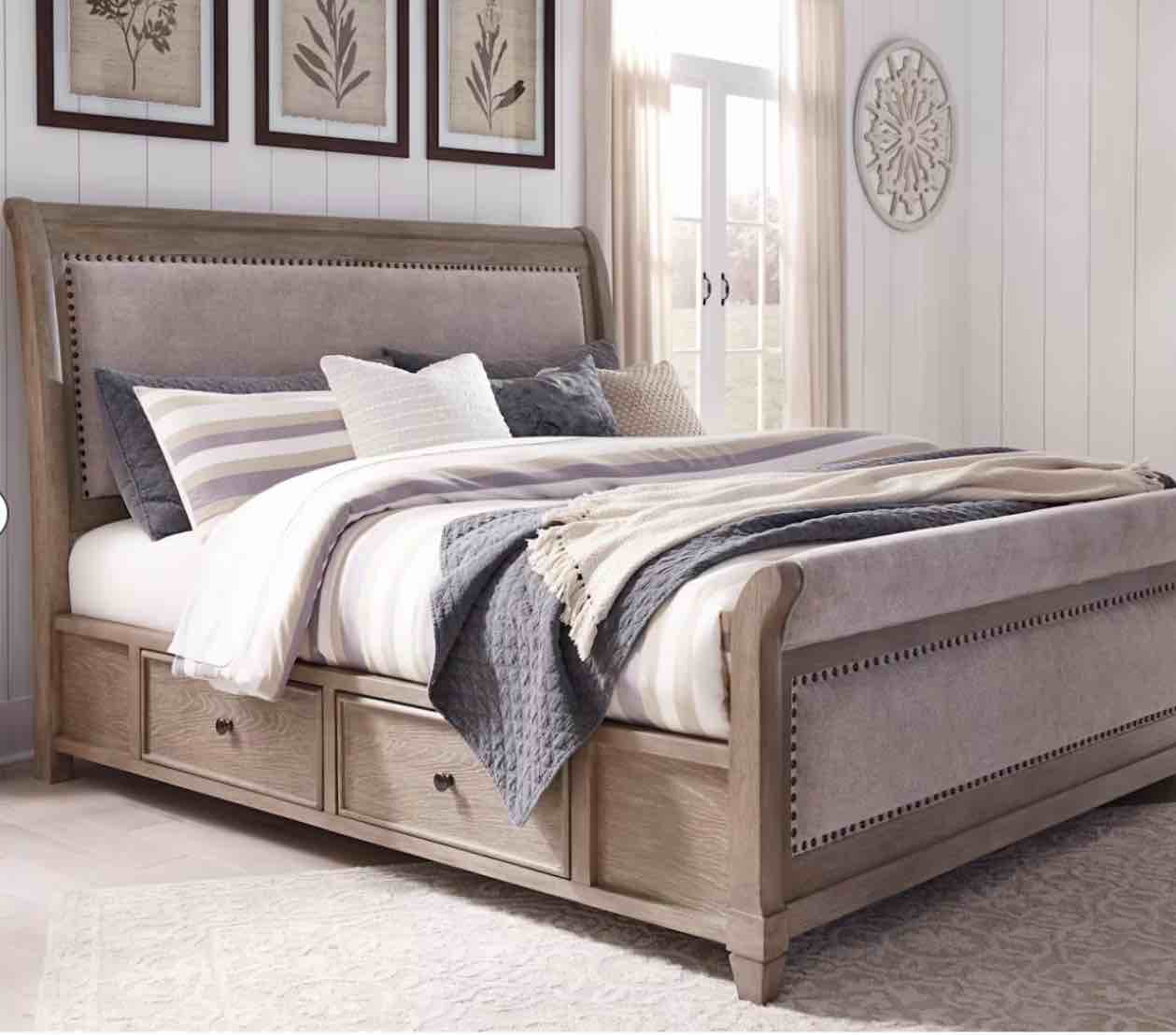 B804 - 96S Ashley Furniture Challene Queen Storage Rail with Roll Slat