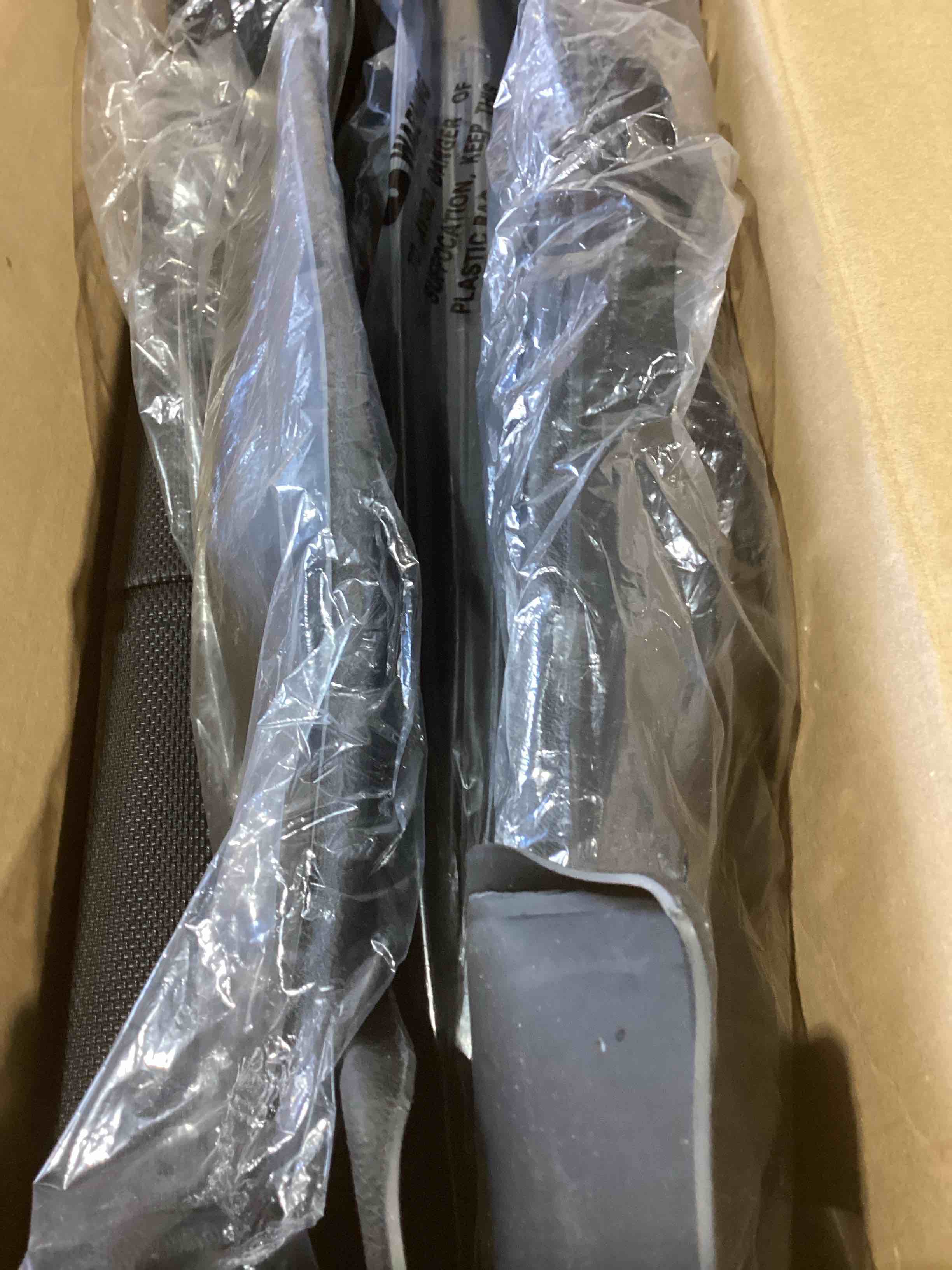 Condition photo showing Good Condition for bli-floor mat.stor 2015–2020 ford explorer