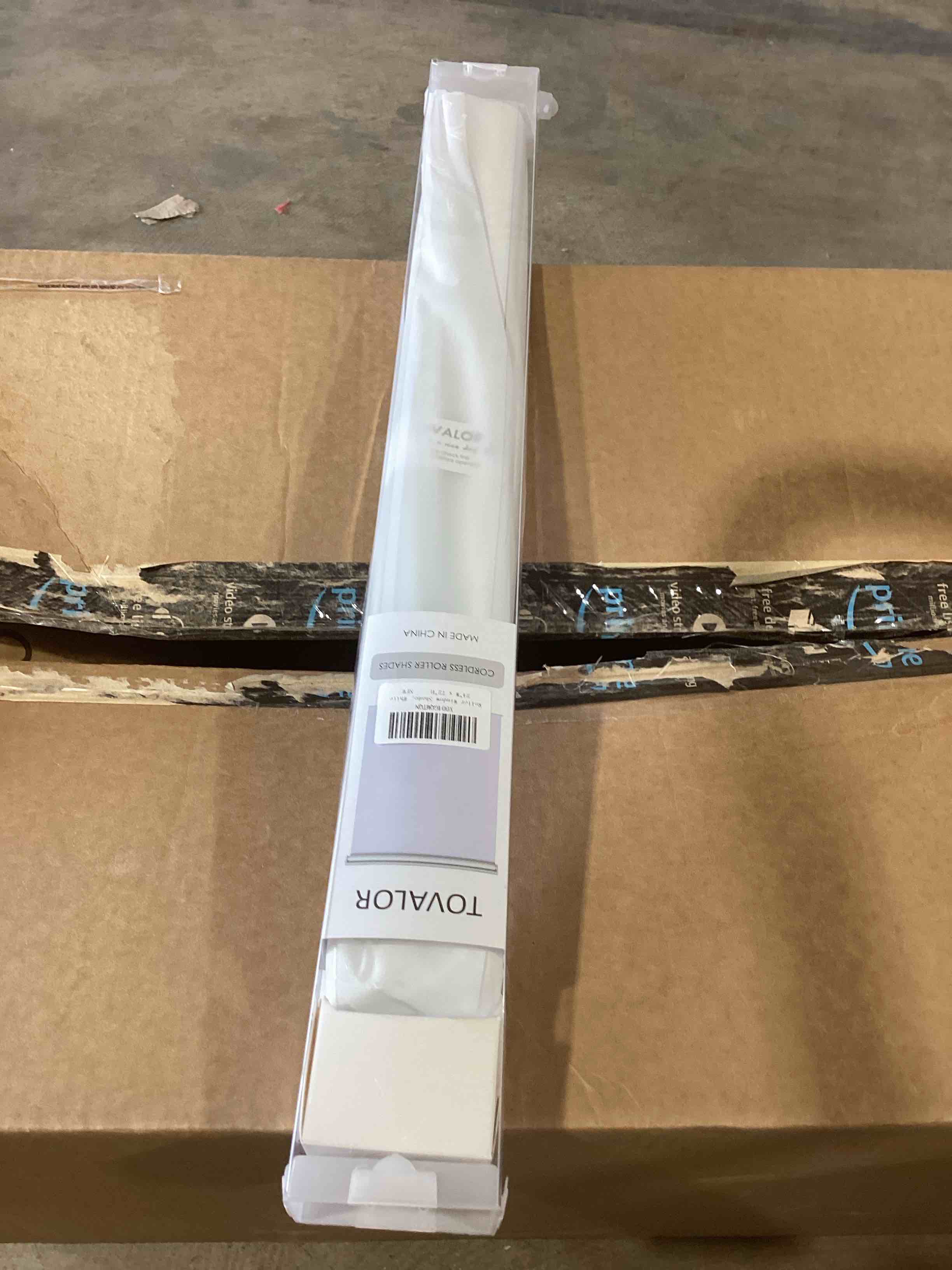 Condition photo showing New/Like New for  roller window shade, white21"w × 72"h