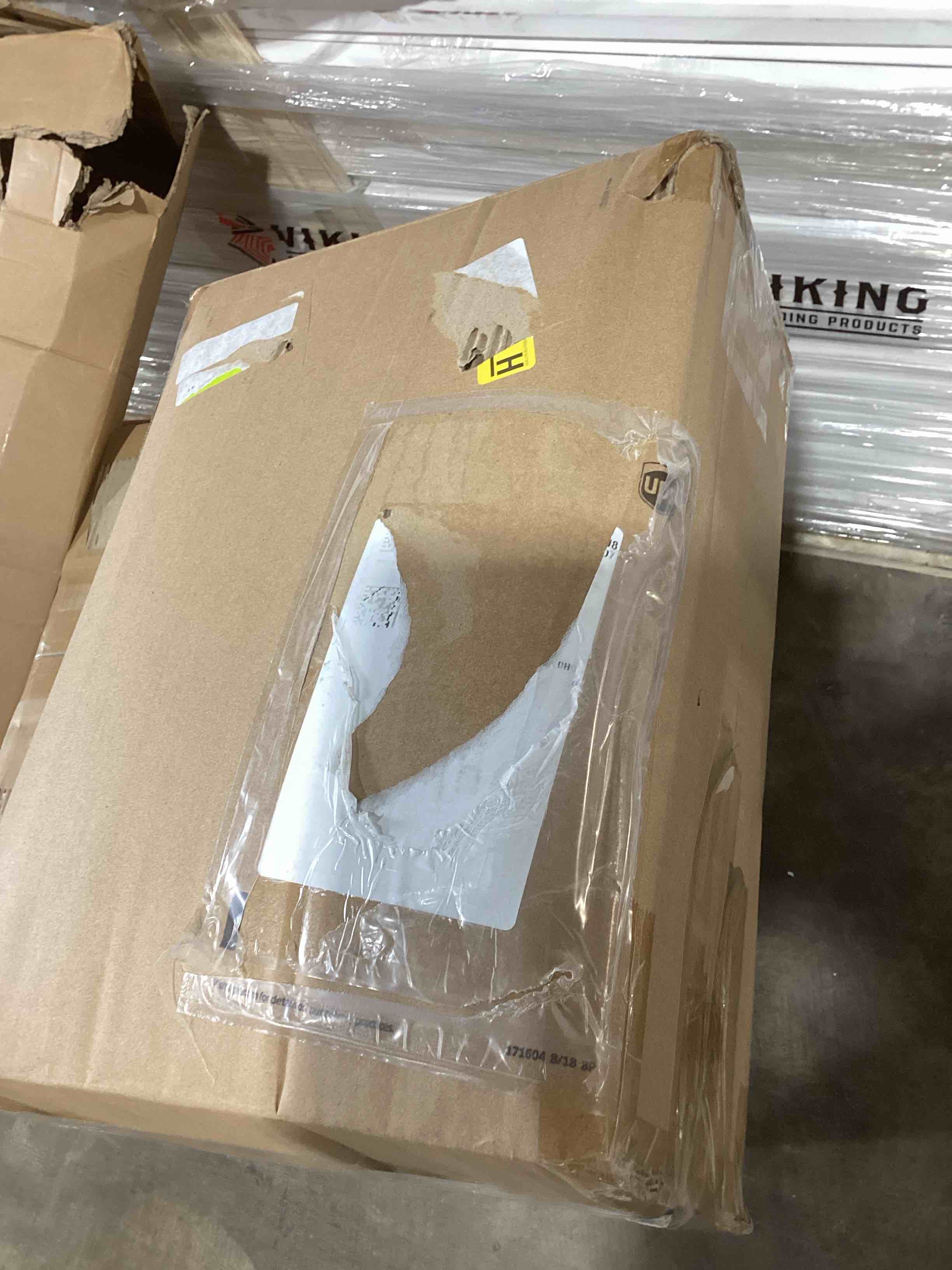 https://s3.amazonaws.com/lotting-images-prod/bidfta/PNK3562951_1775844256158.jpeg
