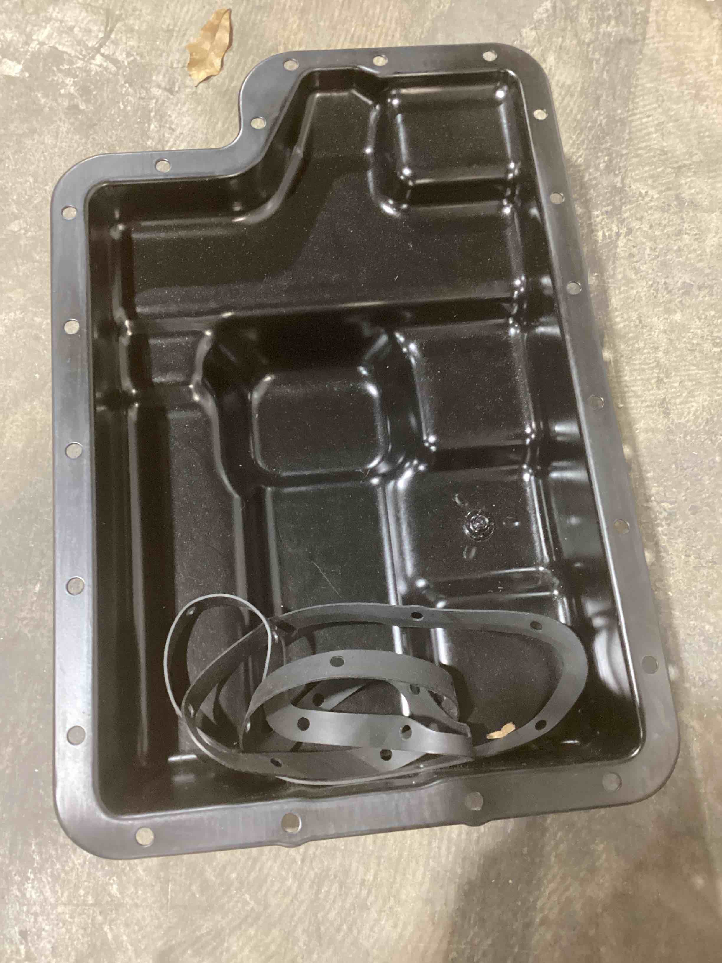 Condition photo showing Good Condition for boxi transmission oil pan  is compatible with a wide range of jeep, chrysler, dodge, ram, and mitsubishi vehicles