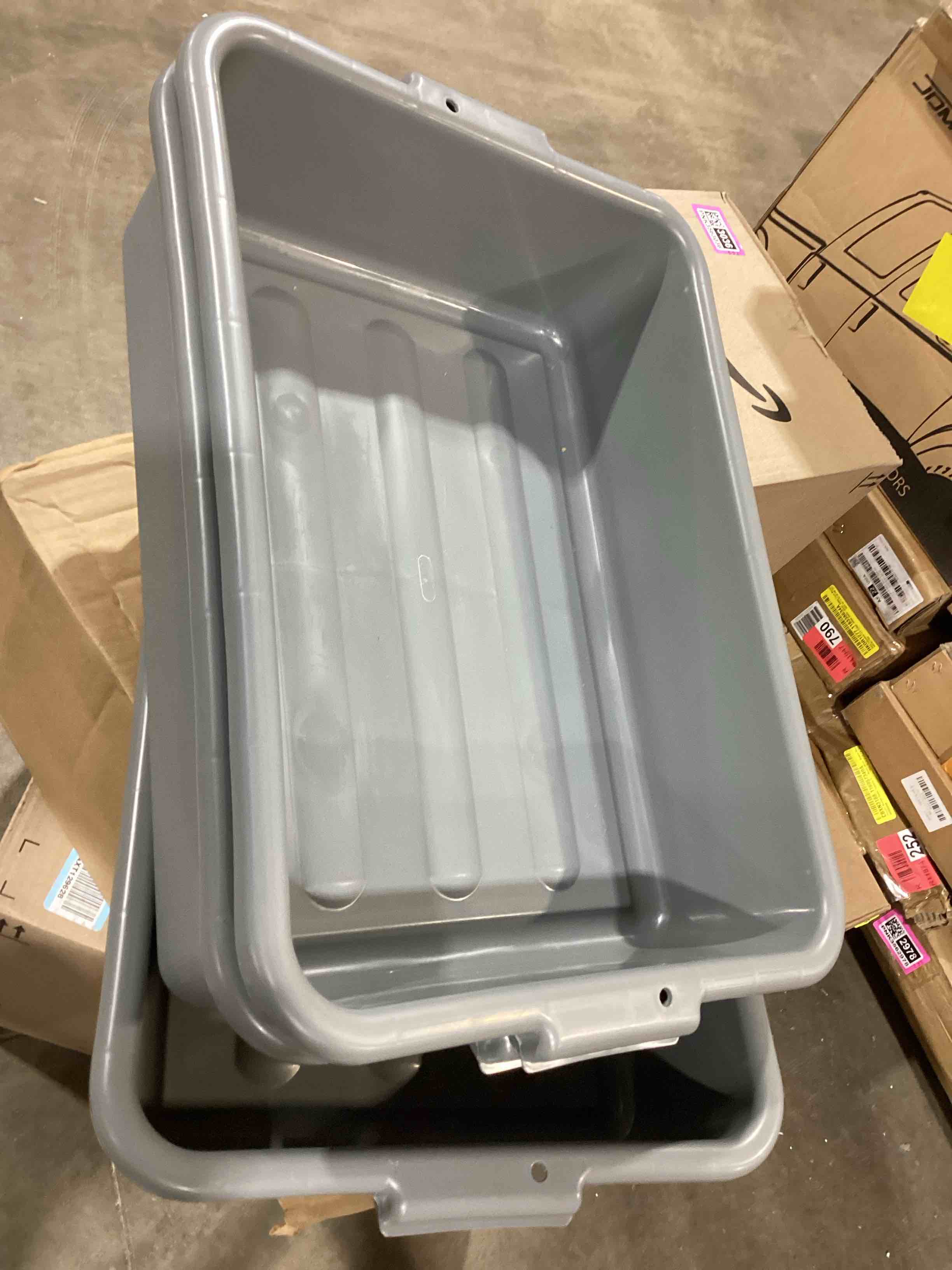 Condition photo showing New/Like New for cambro utility box 15 inch x 20 inch gray 3 pieces 