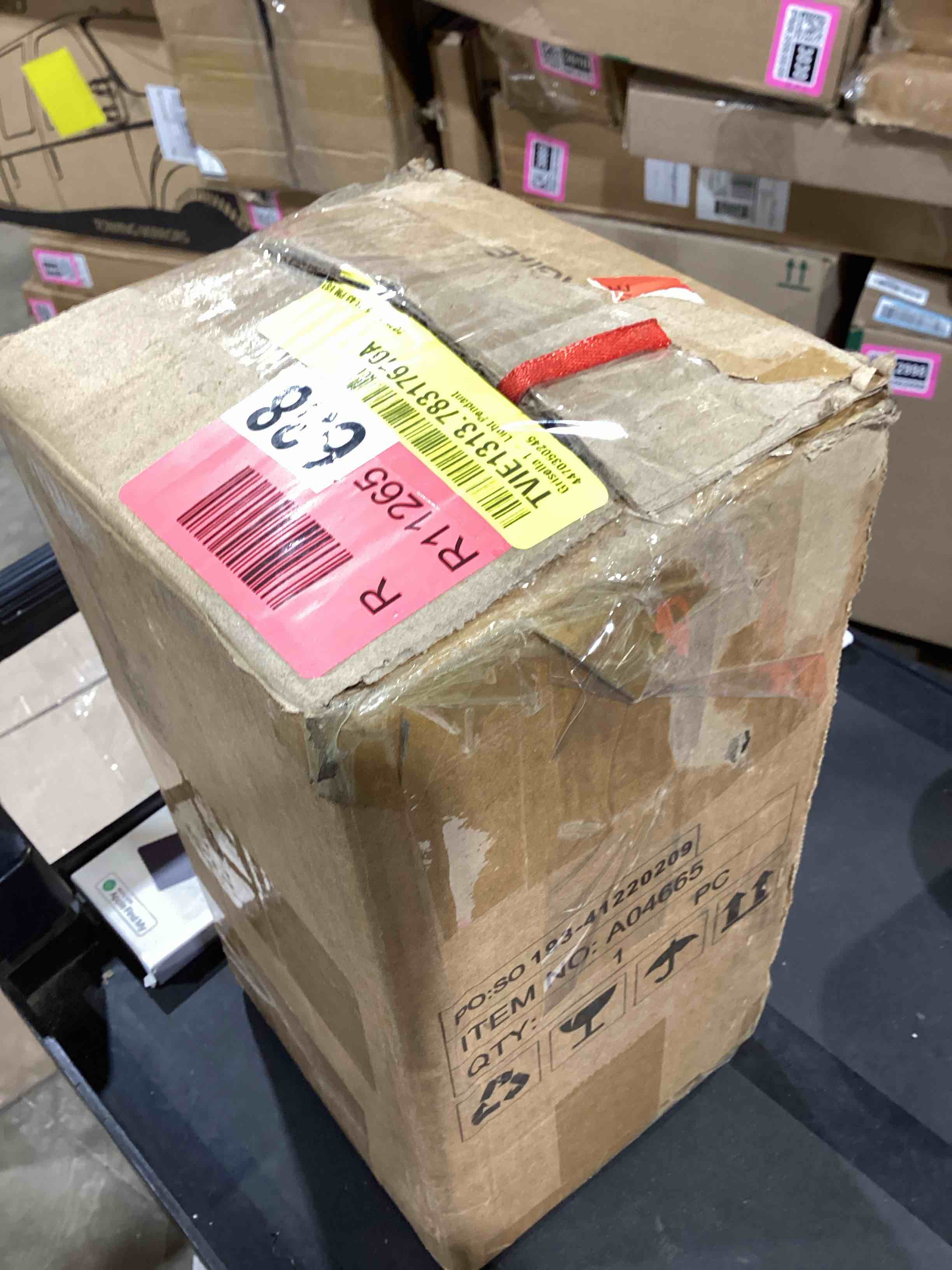 https://s3.amazonaws.com/lotting-images-prod/bidfta/PNK3563065_1776116805025.jpeg