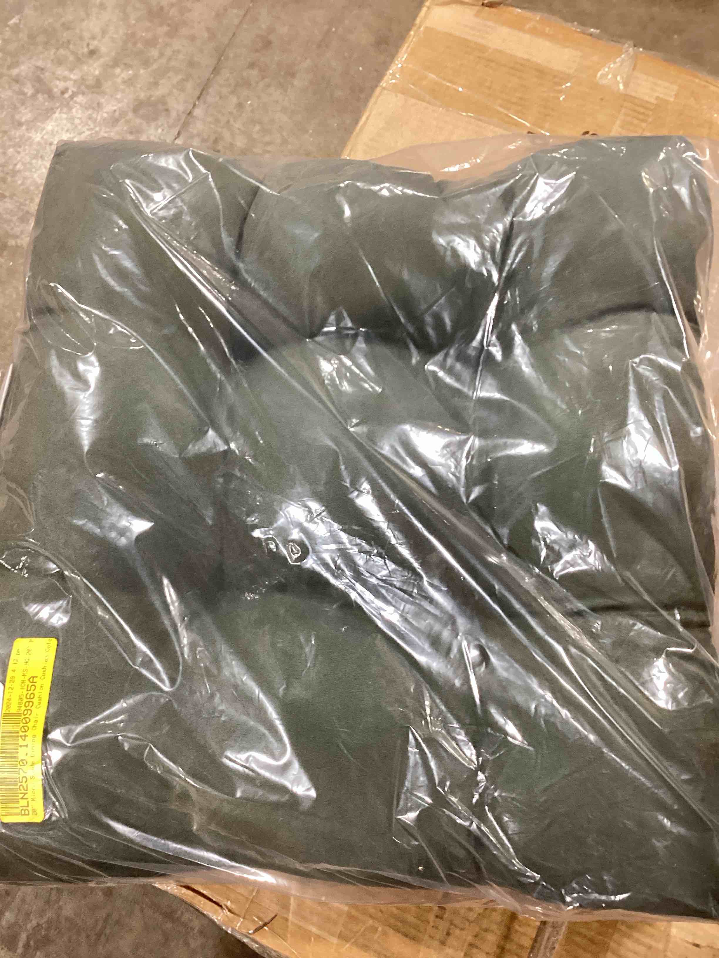 Condition photo showing New/Like New for 20" micro suede dining chair cushion cushion colo