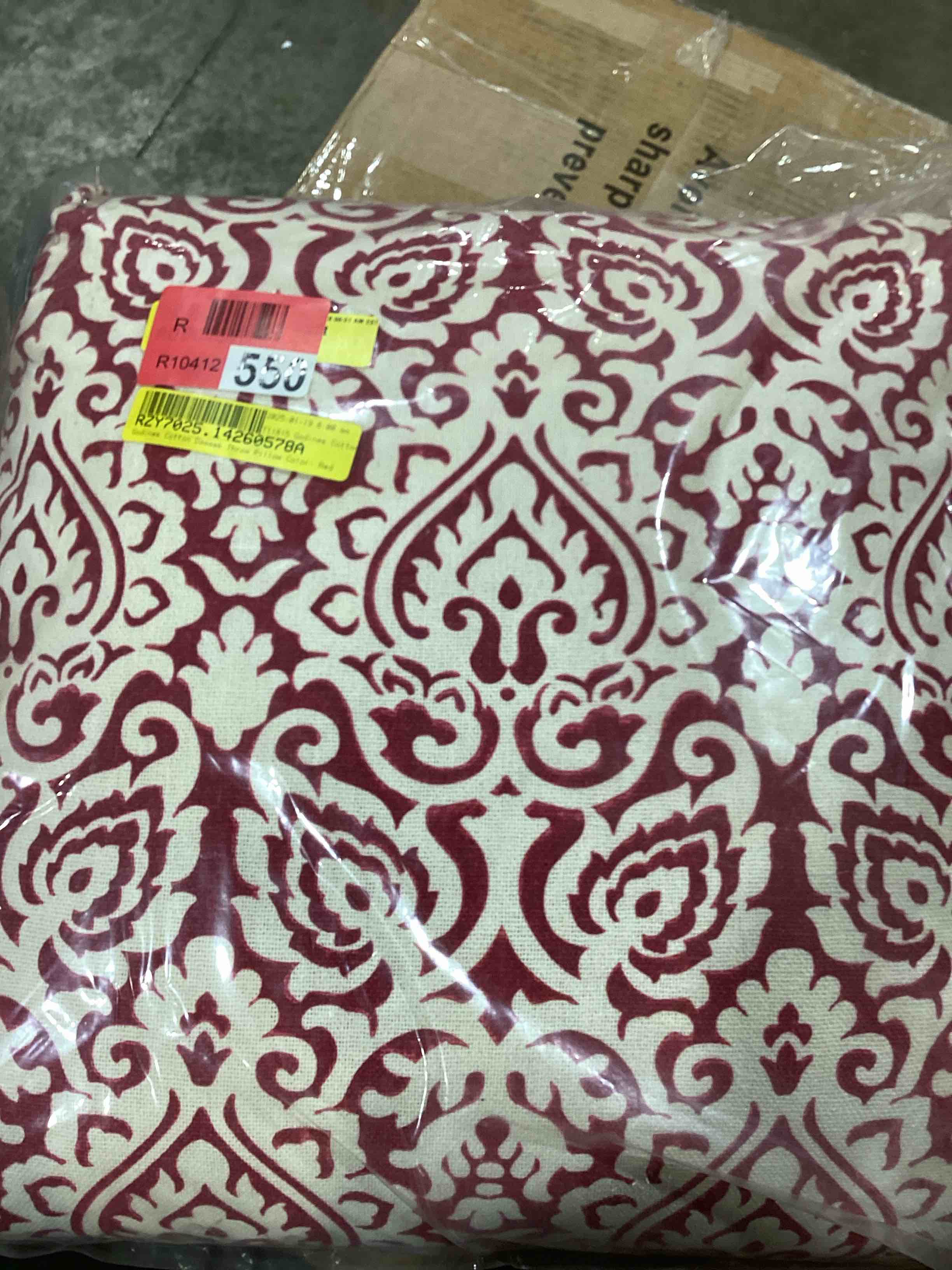 Condition photo showing New/Like New for codines cotton damask throw pillow color: red