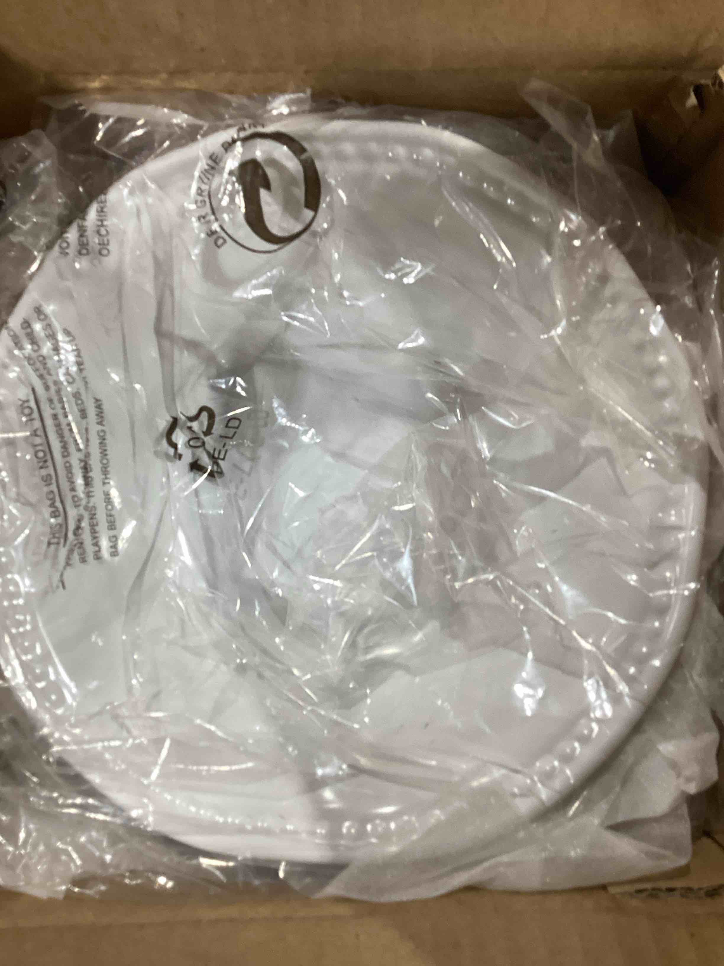 Condition photo showing New/Like New for tudor city salad bowl (set of 6)