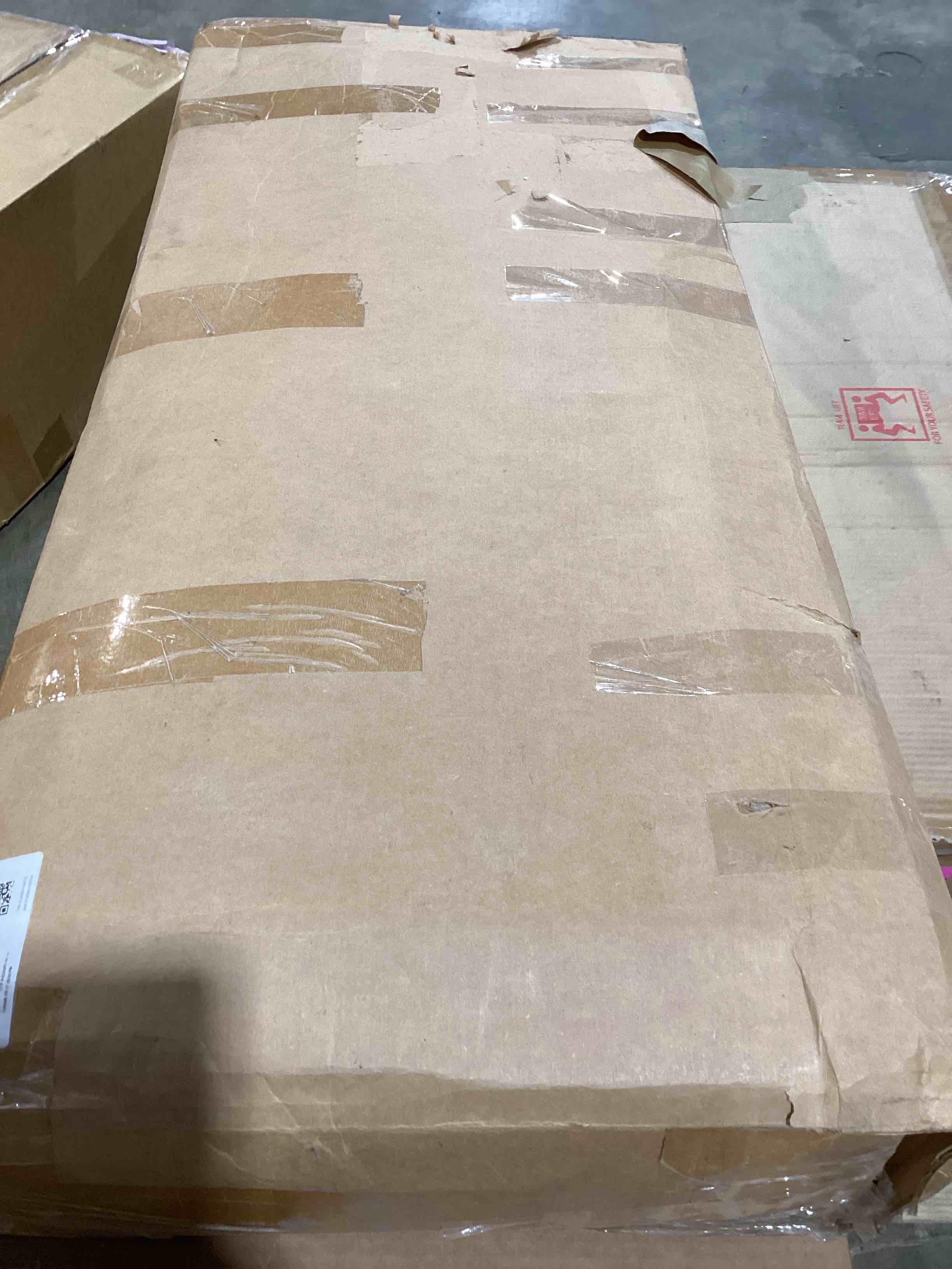 https://s3.amazonaws.com/lotting-images-prod/bidfta/PNK3563165_1776267076799.jpeg