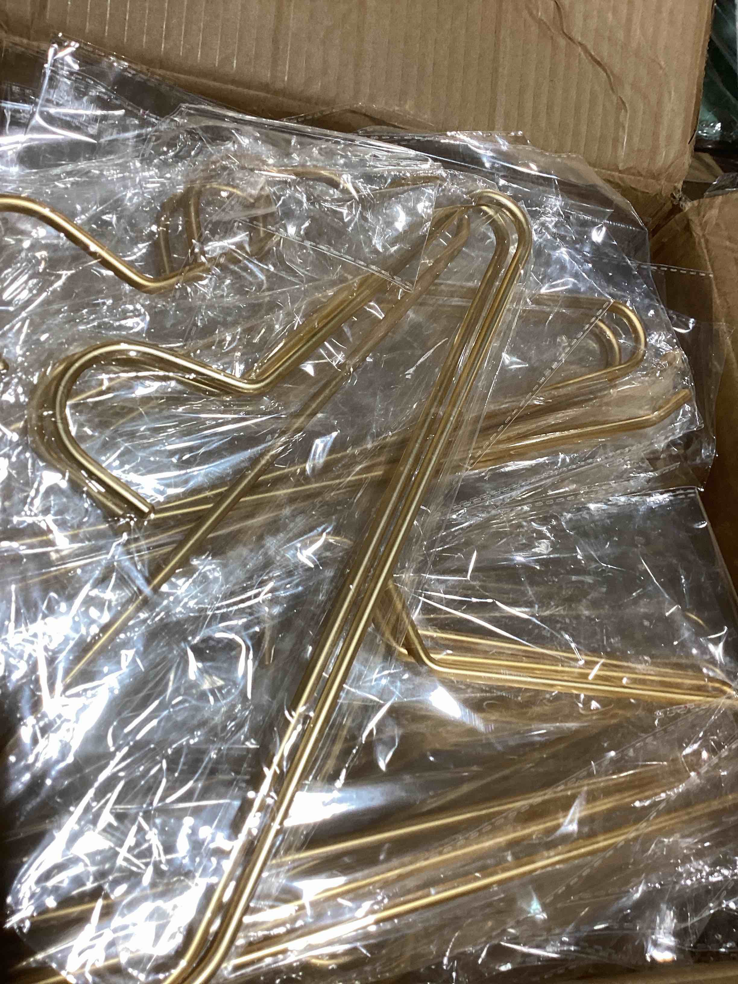 Condition photo showing New/Like New for aluminum alloy goose-shaped pants hanger pack s