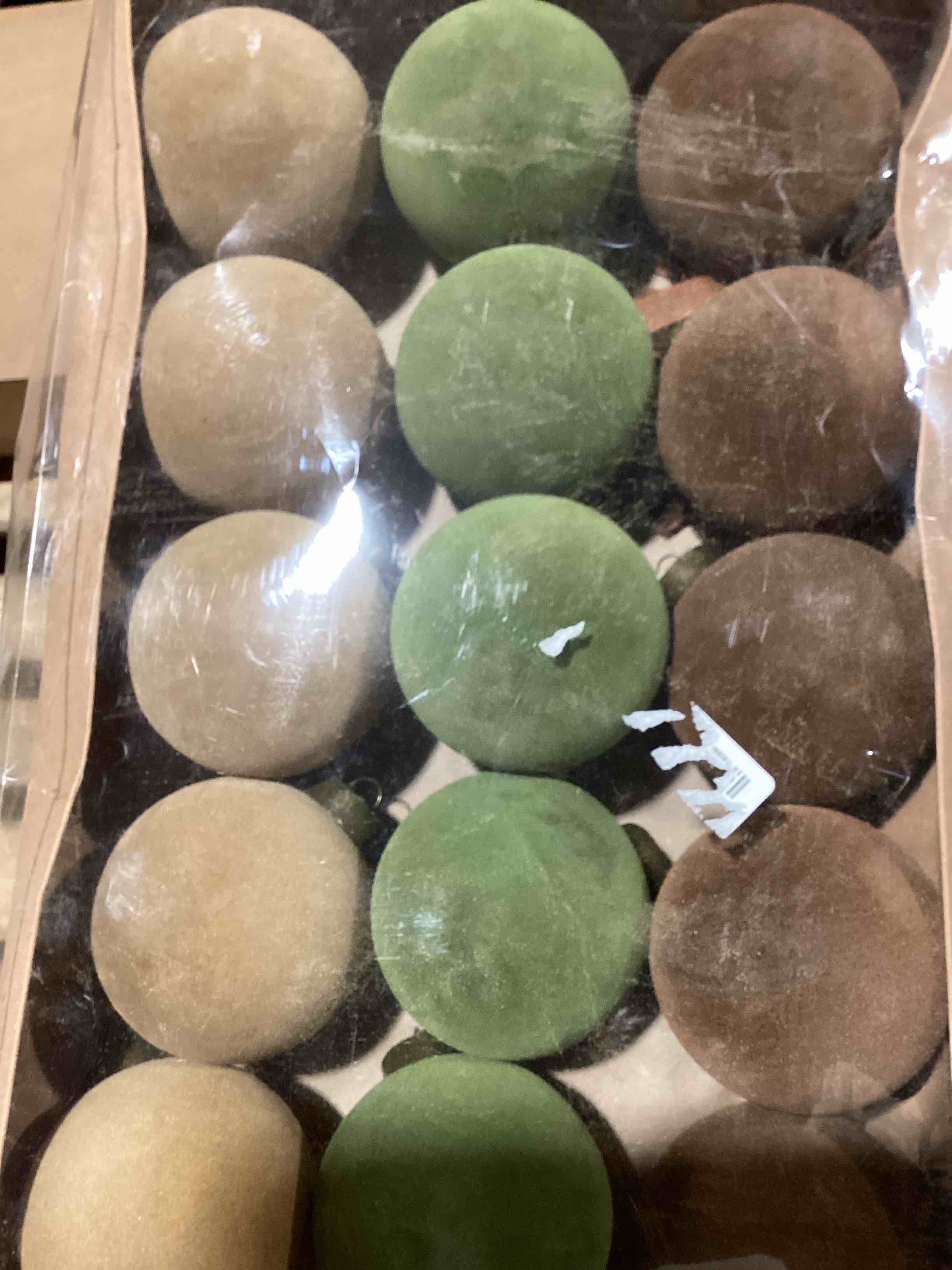 Condition photo showing Good Condition for ipopu 15pcs 3.15" velvet christmas balls with 10pcs velvet bows christmas tree ornaments set flocked christmas balls for xmas decorative hanging ornaments(brown, green, khaki)