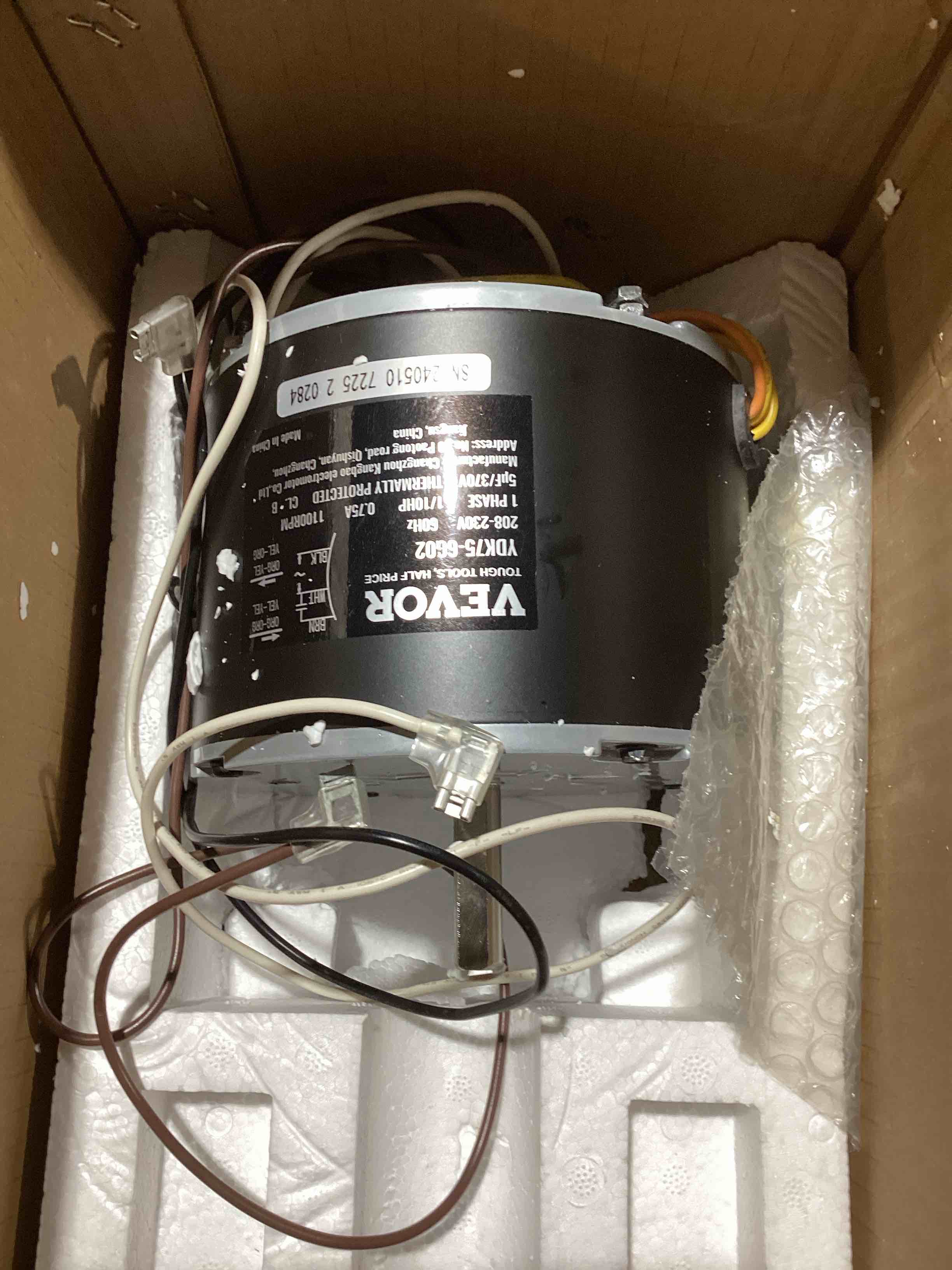 Condition photo showing Good Condition for condenser fan motor 5kcp39gfs166s, 3s003, 1/5 hp 208 - 230v, 825