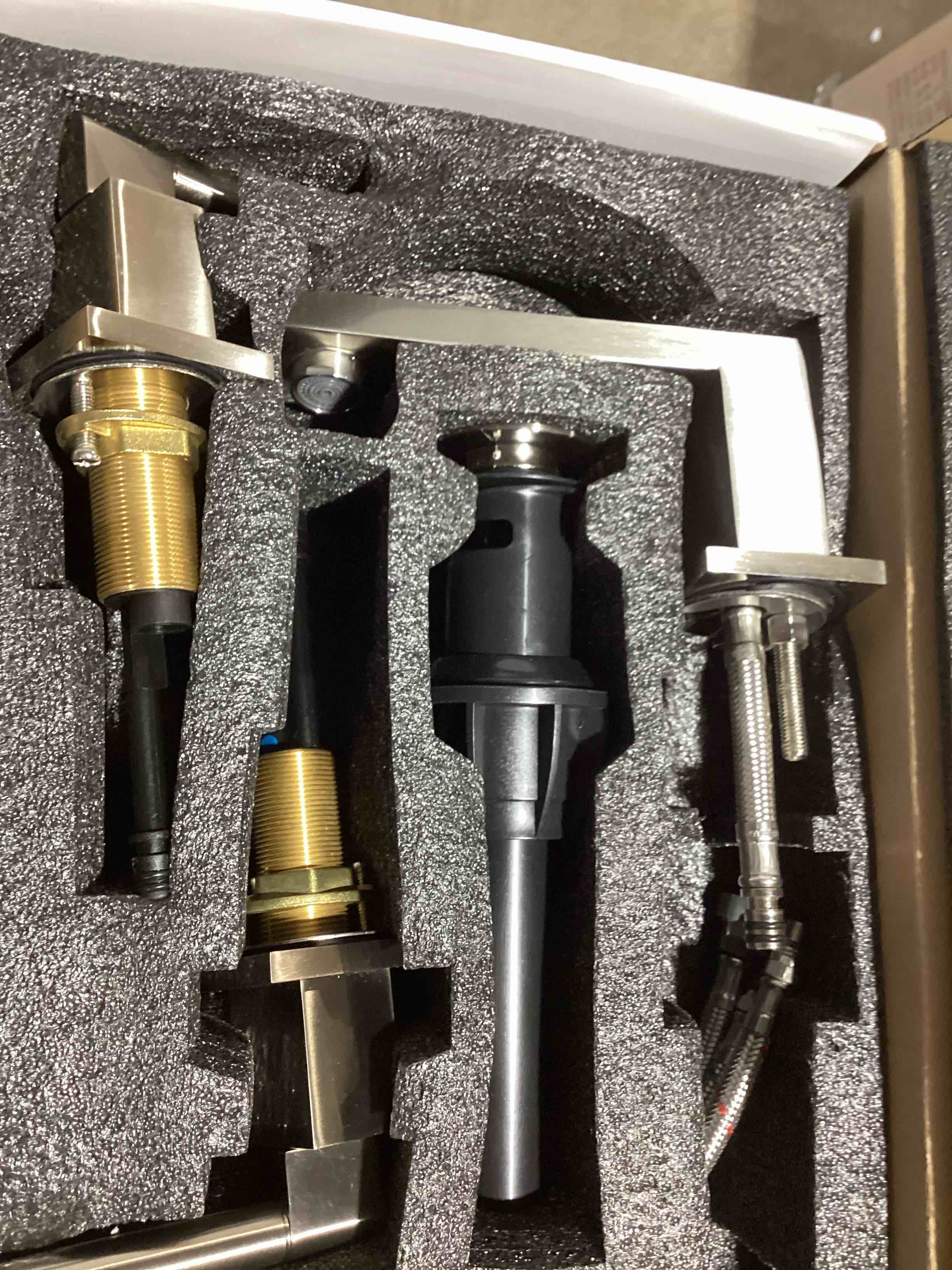 Condition photo showing Good Condition for widespread 2-handle bathroom faucet with drain assembly similar to the photo 