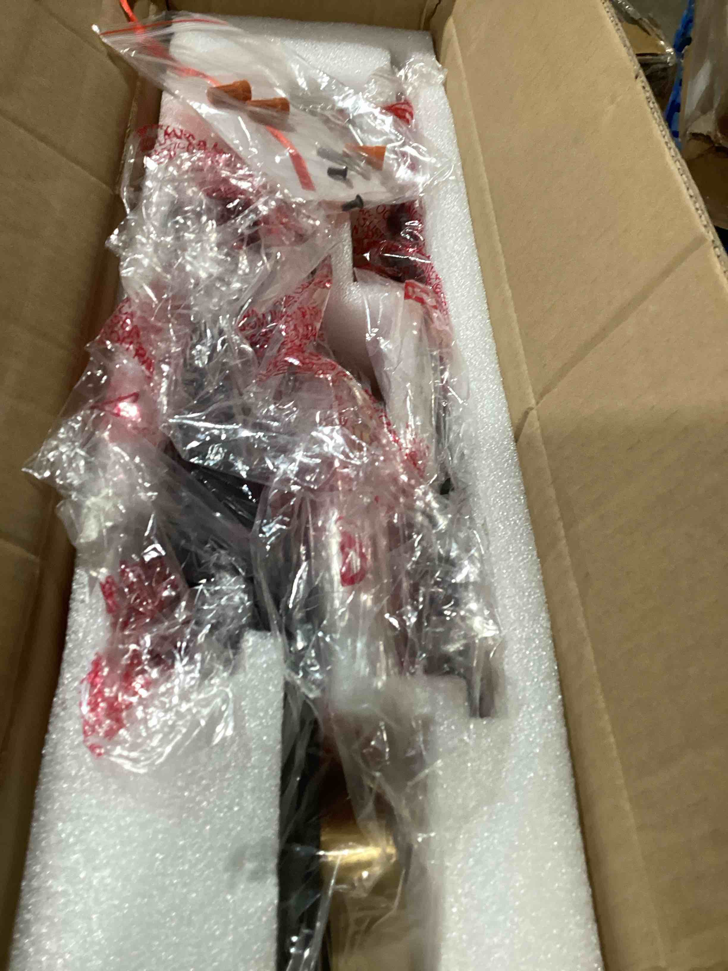 Condition photo showing New/Like New for essinger 5 - light kitchen island linear led pend