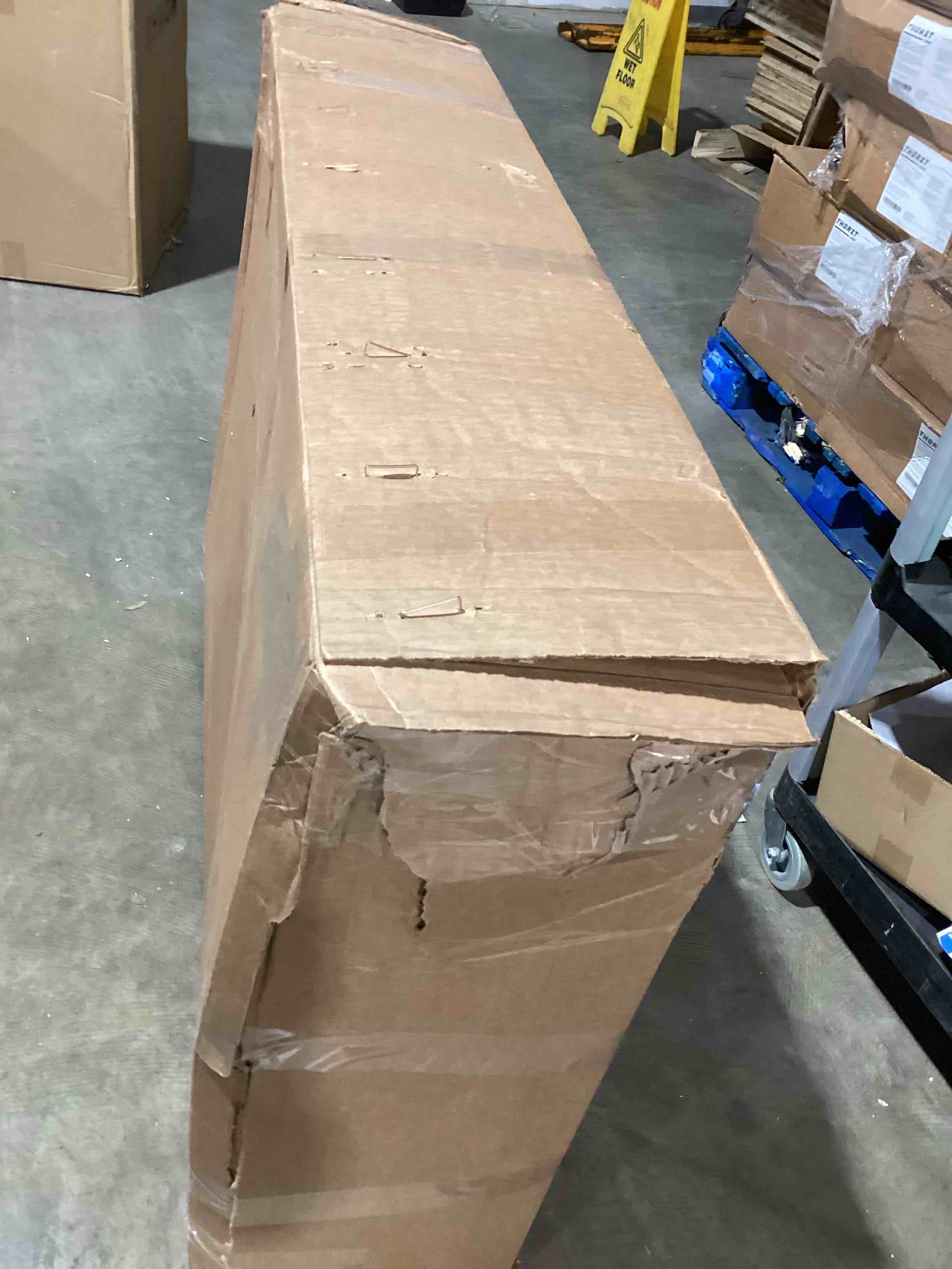 https://s3.amazonaws.com/lotting-images-prod/bidfta/PNK3563532_1777041031507.jpeg
