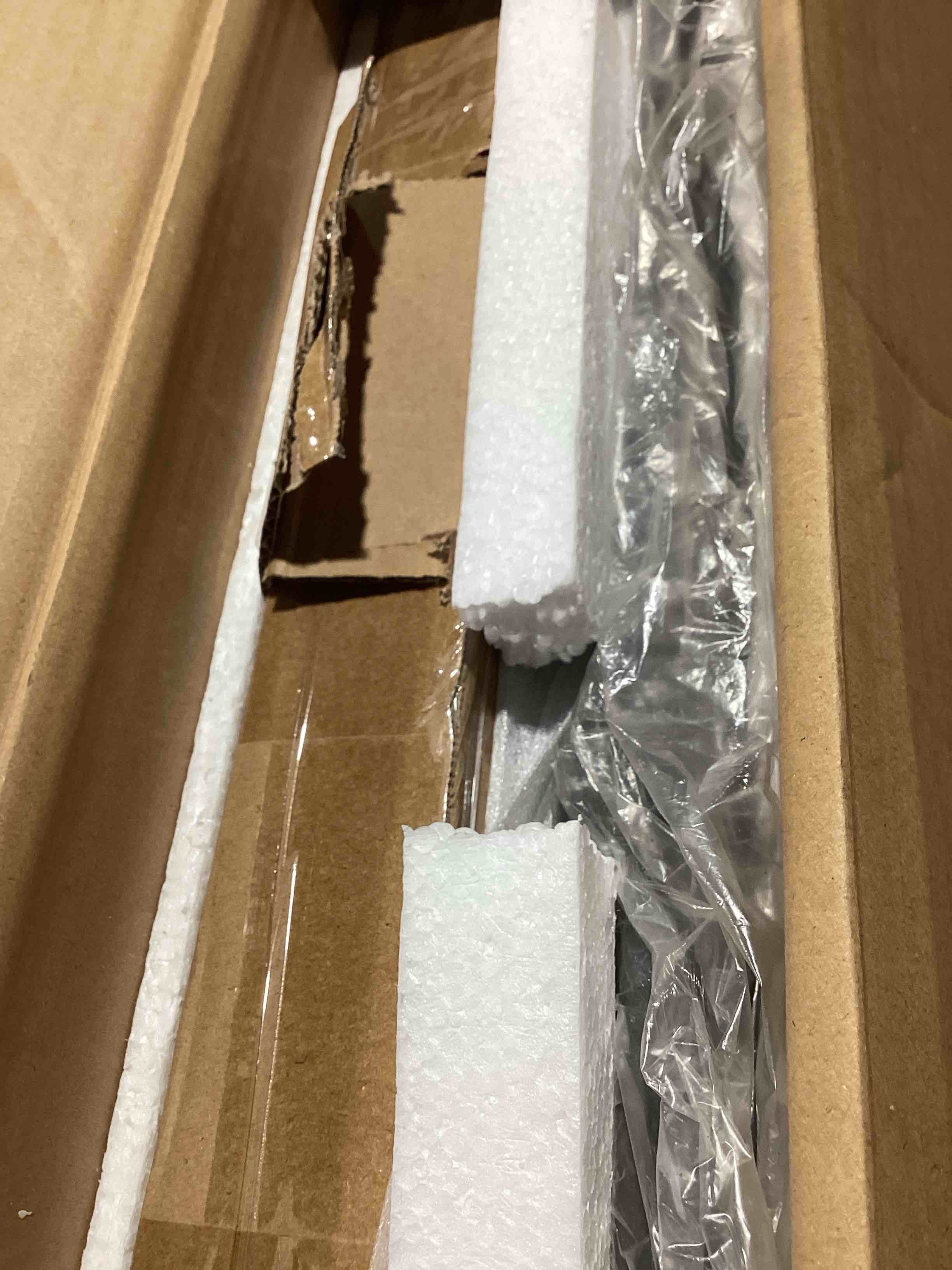 https://s3.amazonaws.com/lotting-images-prod/bidfta/PNK3563540_1777045925213.jpeg