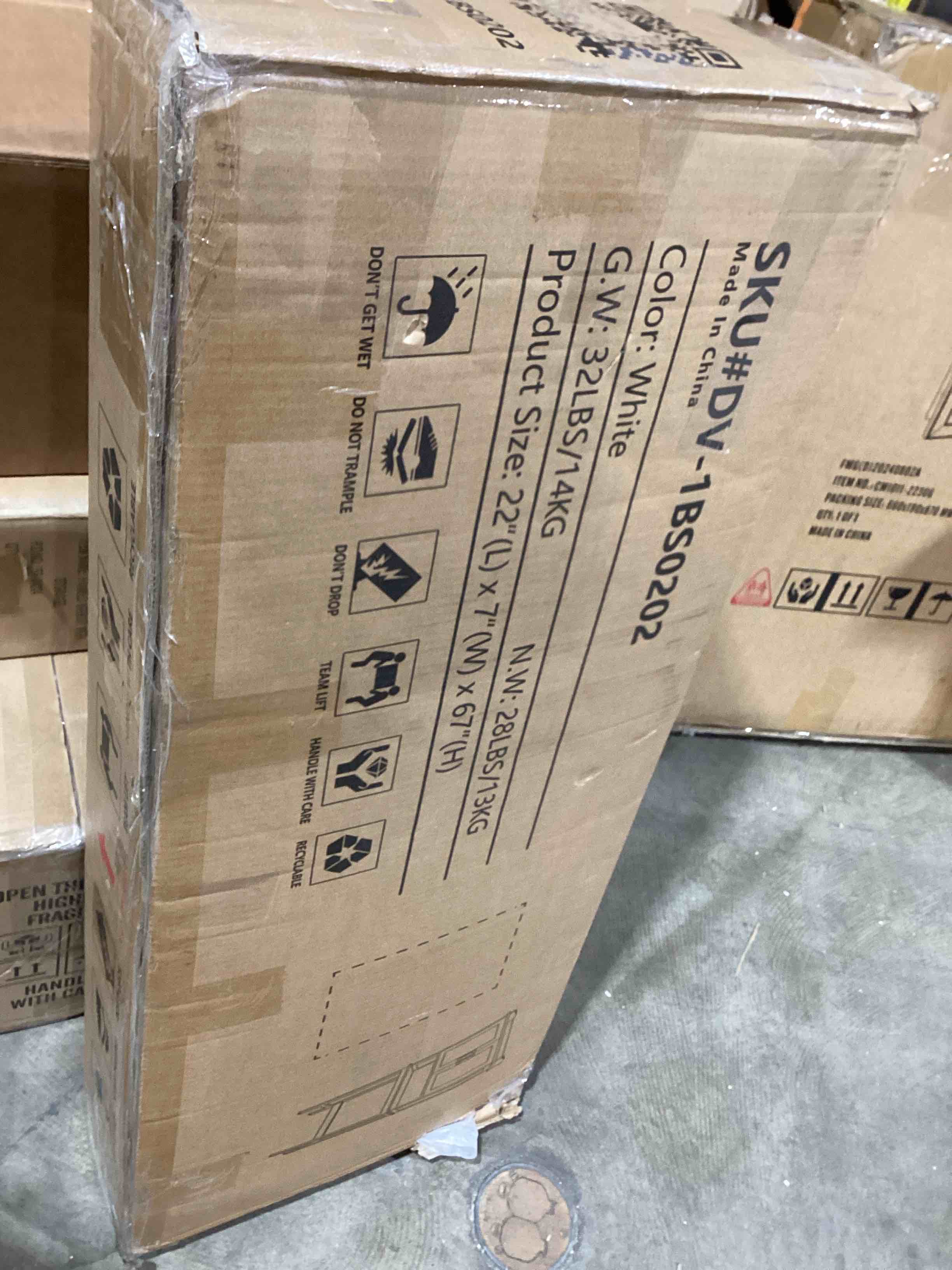 https://s3.amazonaws.com/lotting-images-prod/bidfta/PNK3563541_1777046398042.jpeg