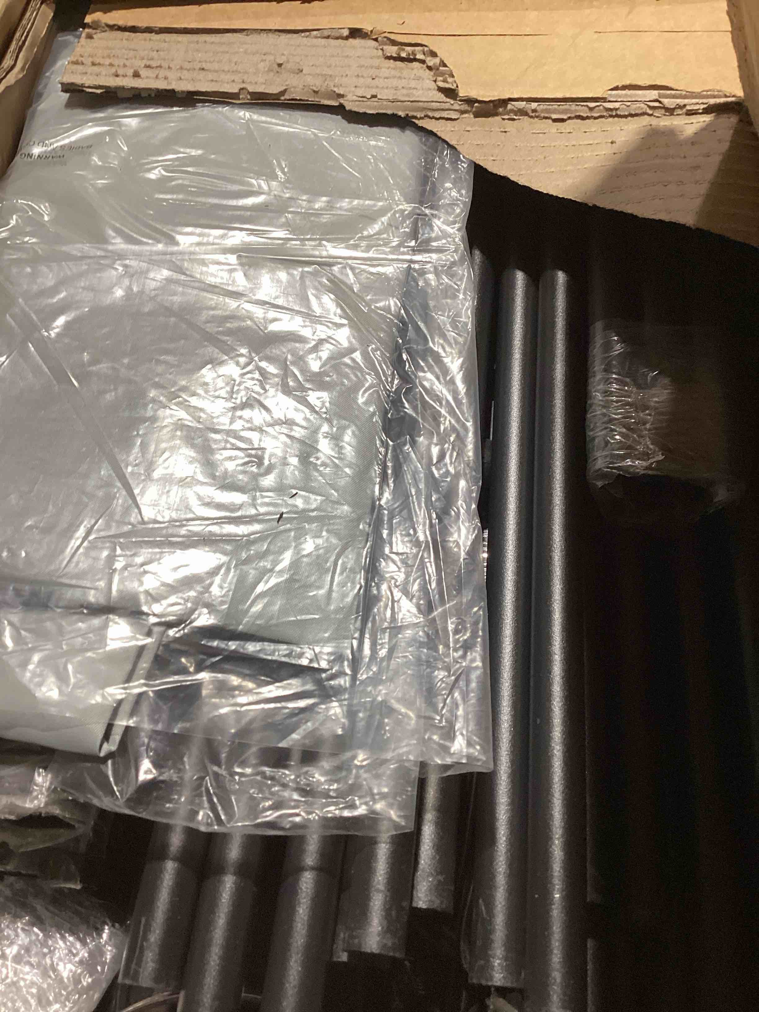 https://s3.amazonaws.com/lotting-images-prod/bidfta/PNK3563662_1777488419892.jpeg