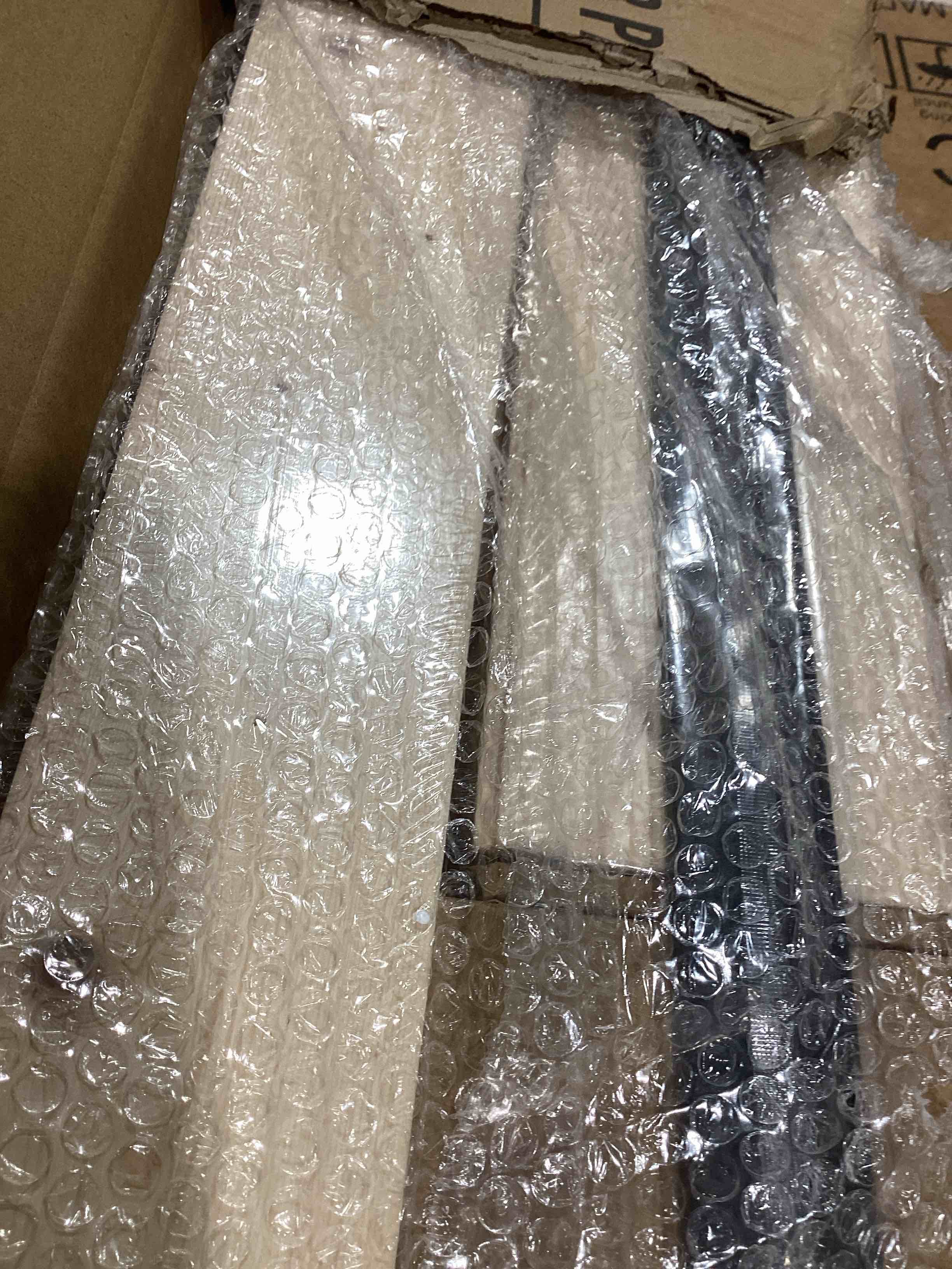 https://s3.amazonaws.com/lotting-images-prod/bidfta/PNK3563690_1777560932134.jpeg